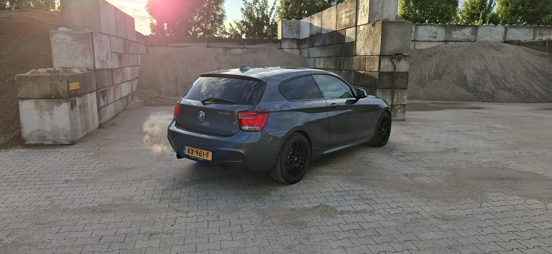 BMW 135 BMW M135i 3.0 3 Deurs Grijs - 2