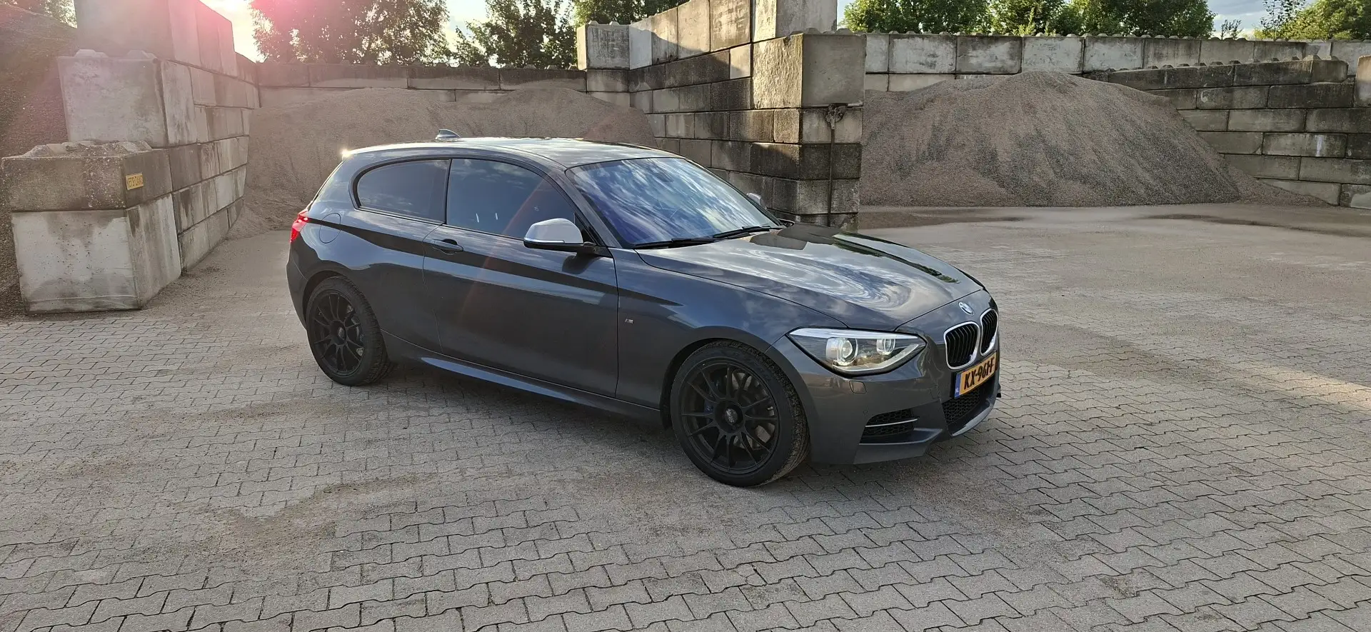 BMW 135 BMW M135i 3.0 3 Deurs Grijs - 1