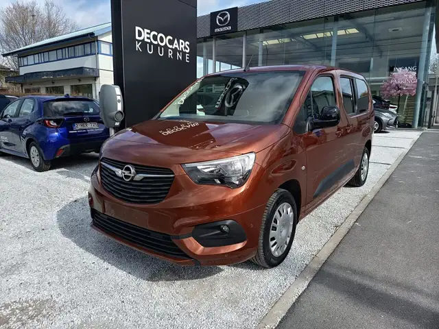 Opel Combo-e Life EV / AUTOMAAT / Stuurverwarming / Carplay / Camera