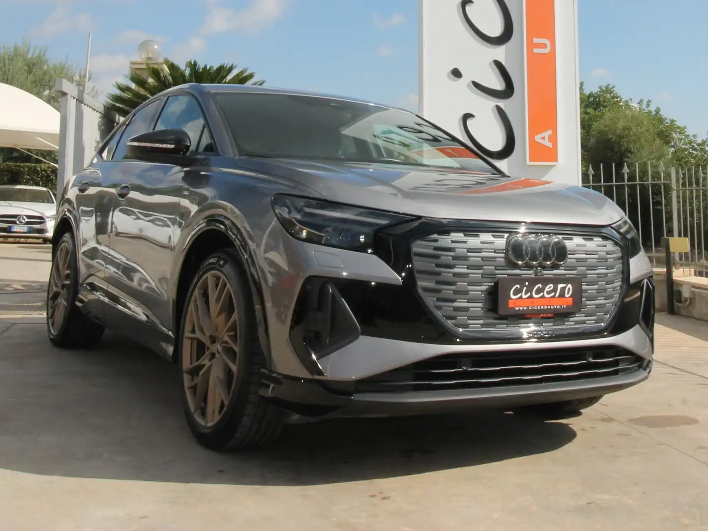 Audi Q4 e-tron Sportback 50 edition one Bronzo quattro | 2023 Gris - 1