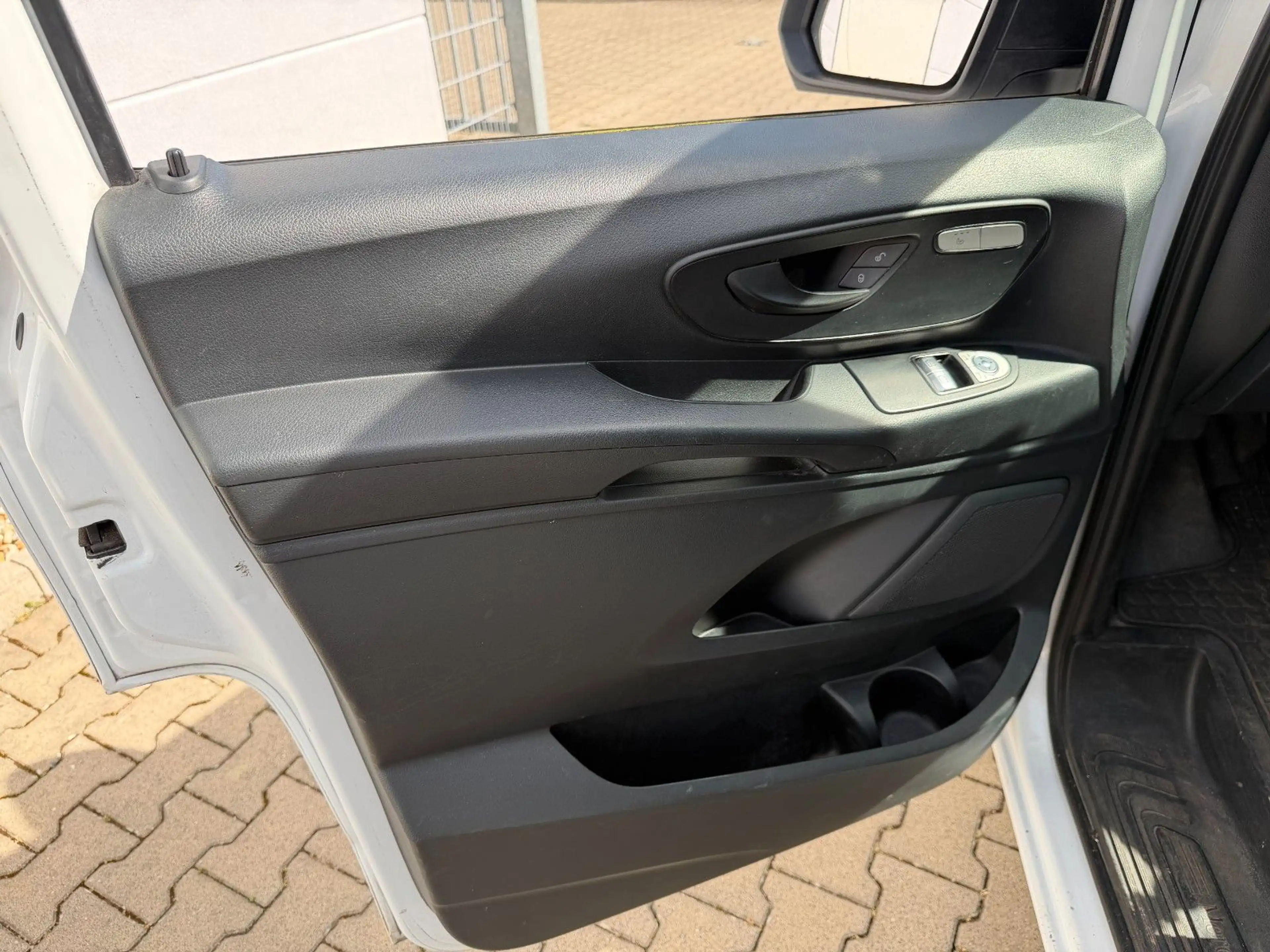 Mercedes-Benz Vito Kasten 114 CDI FWD lang/SHZ/STAND/KLIMA — photo 8