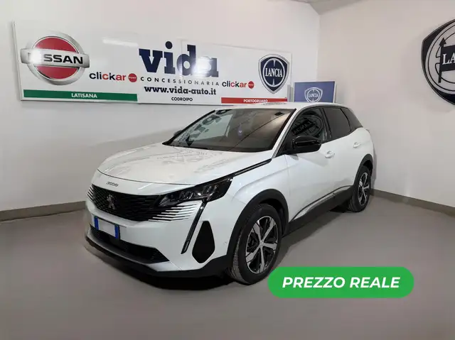 Peugeot 3008 1.5 bluehdi Allure Pack 130cv 2000 EURO OPT!!