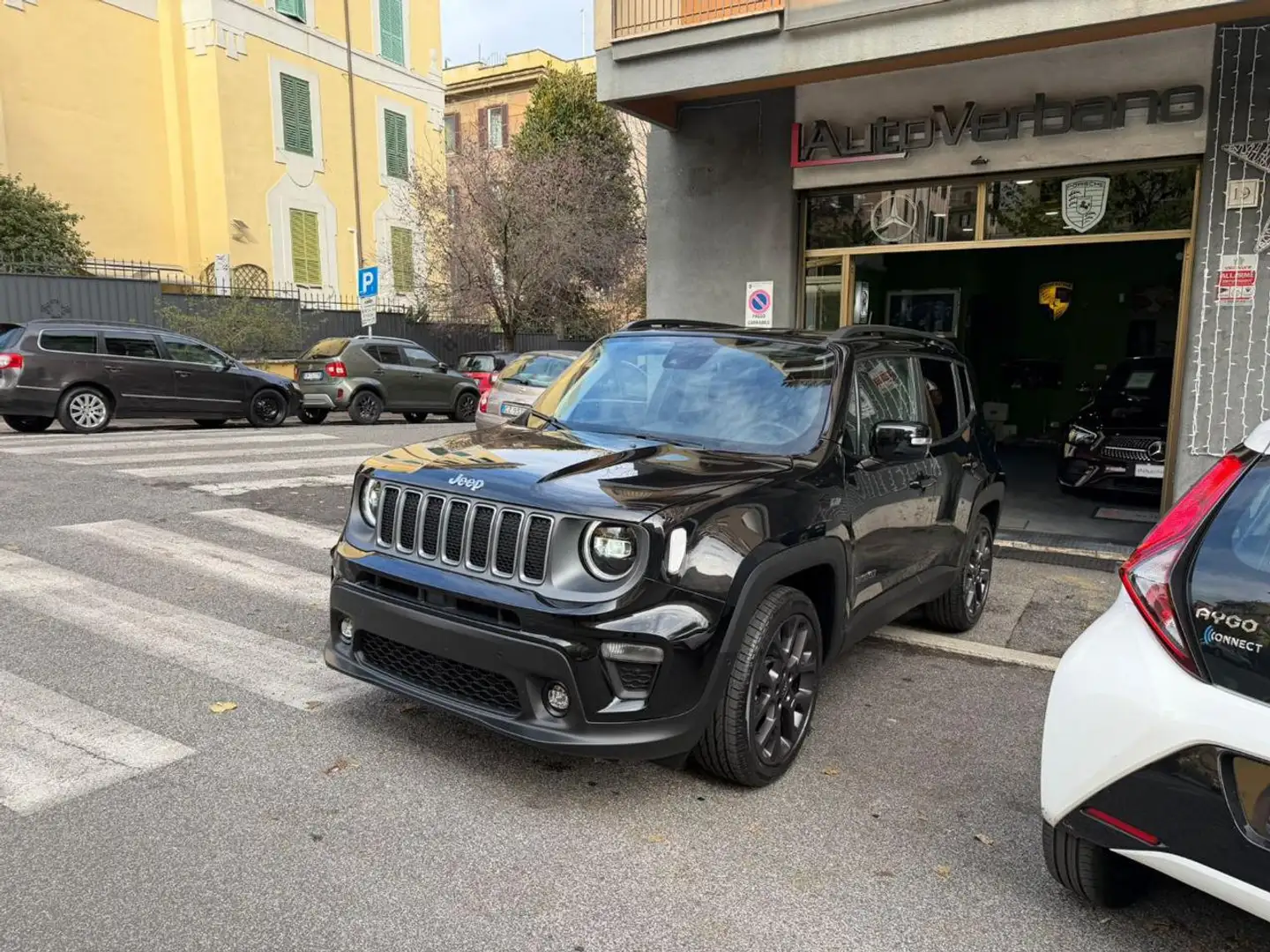 Jeep Renegade S-Edition-1.5l-T4-e-Hybrid-48V-Pelle-Led-Lega19 Nero - 1