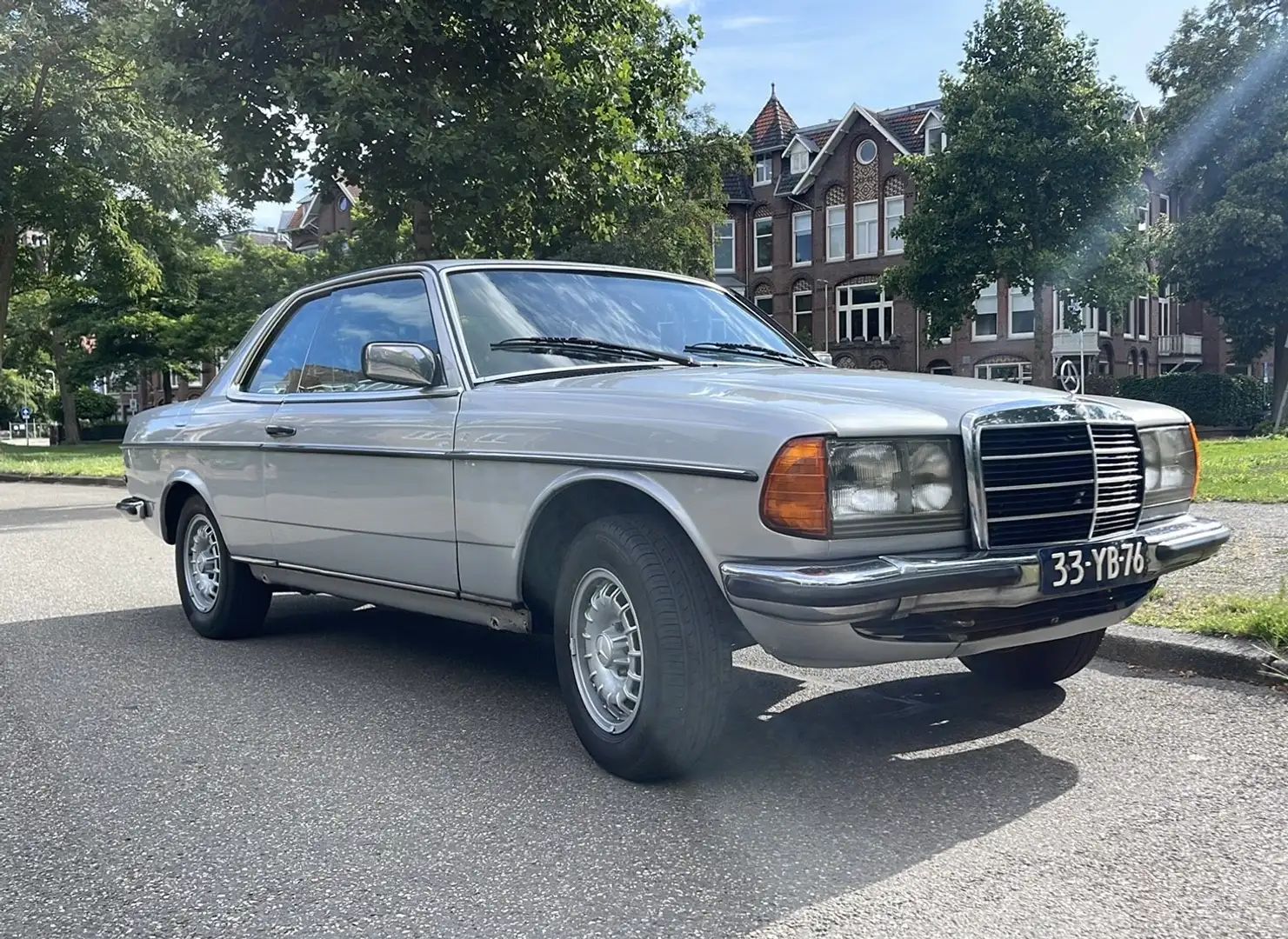 Mercedes-Benz 230 w123 230c 1977 c123 oldtimer zeer goede staat Argent - 2