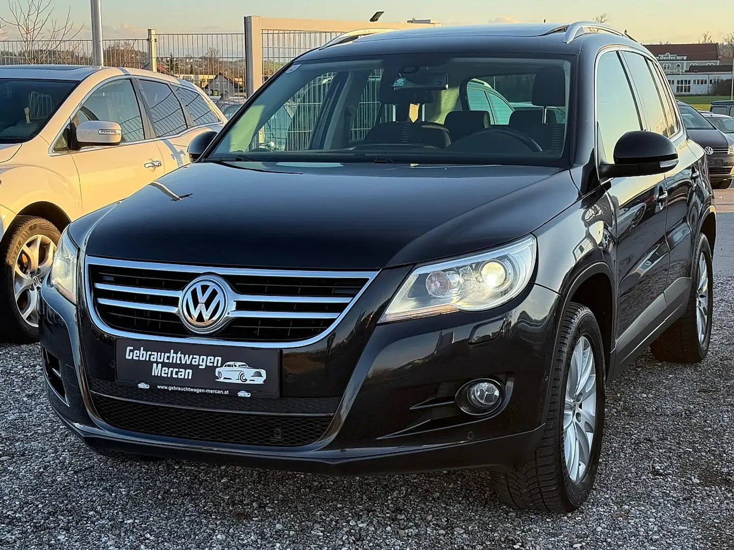 Volkswagen Tiguan 2,0 TDI 4Motion Sky DPF DSG Schwarz - 1