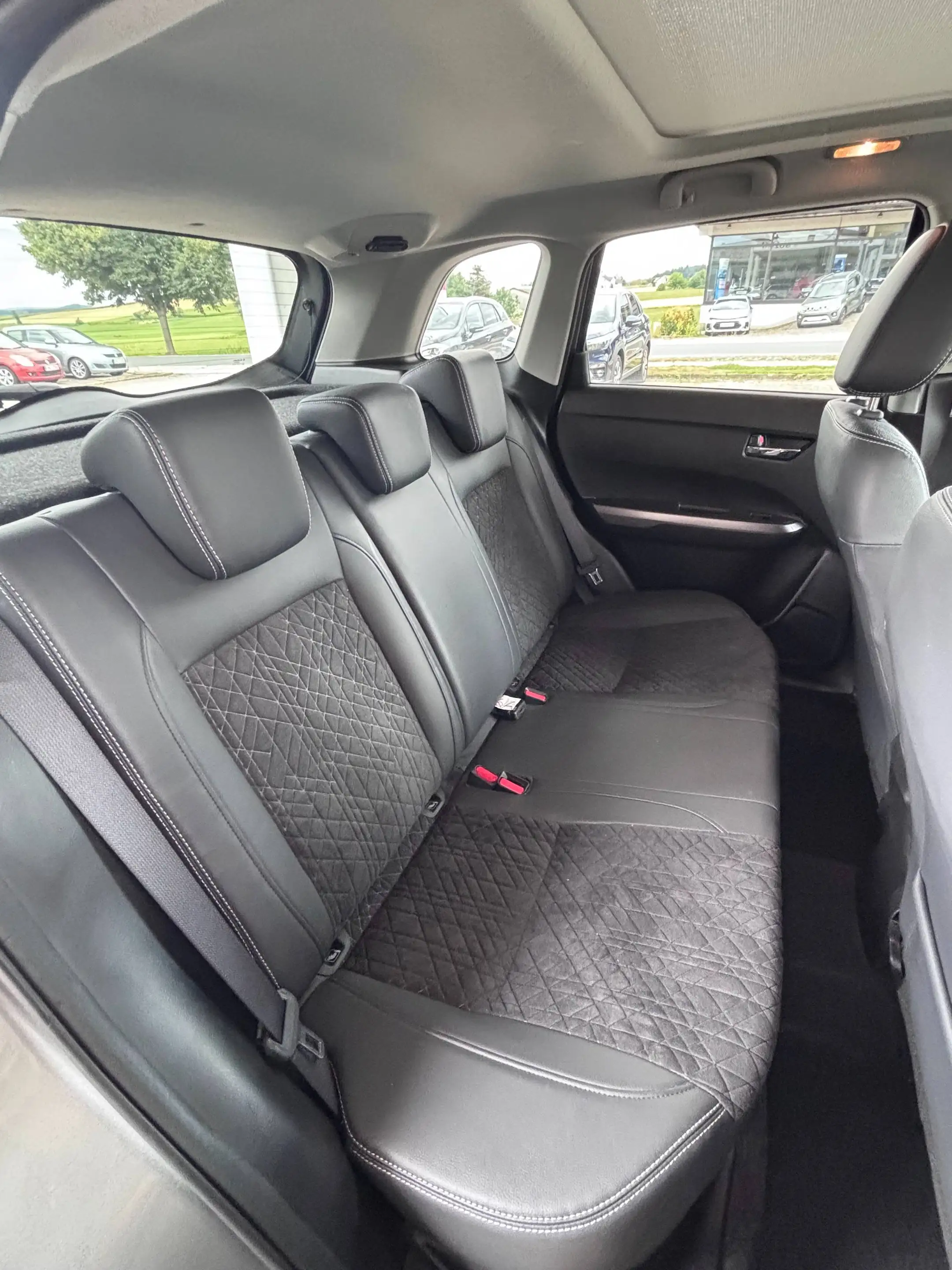 Suzuki Vitara Vitara Vollhybrid 1.5 Dualjet Hybrid Allgrip AGS Comfort — photo 11