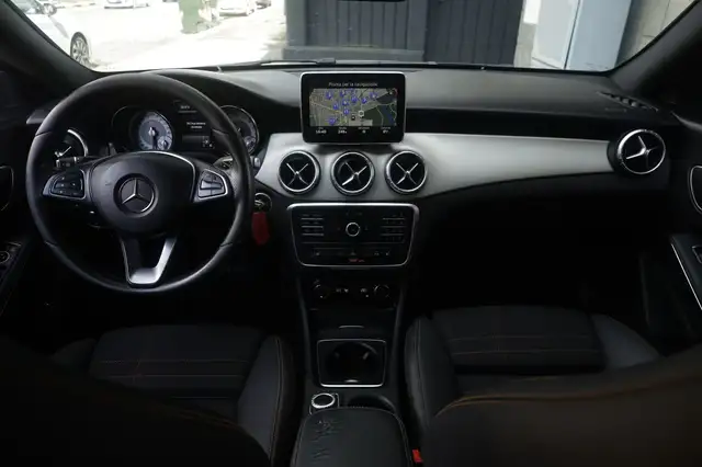 Mercedes-Benz Cla view 2