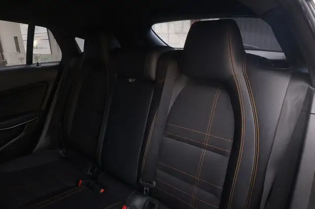 Mercedes-Benz Cla view 3