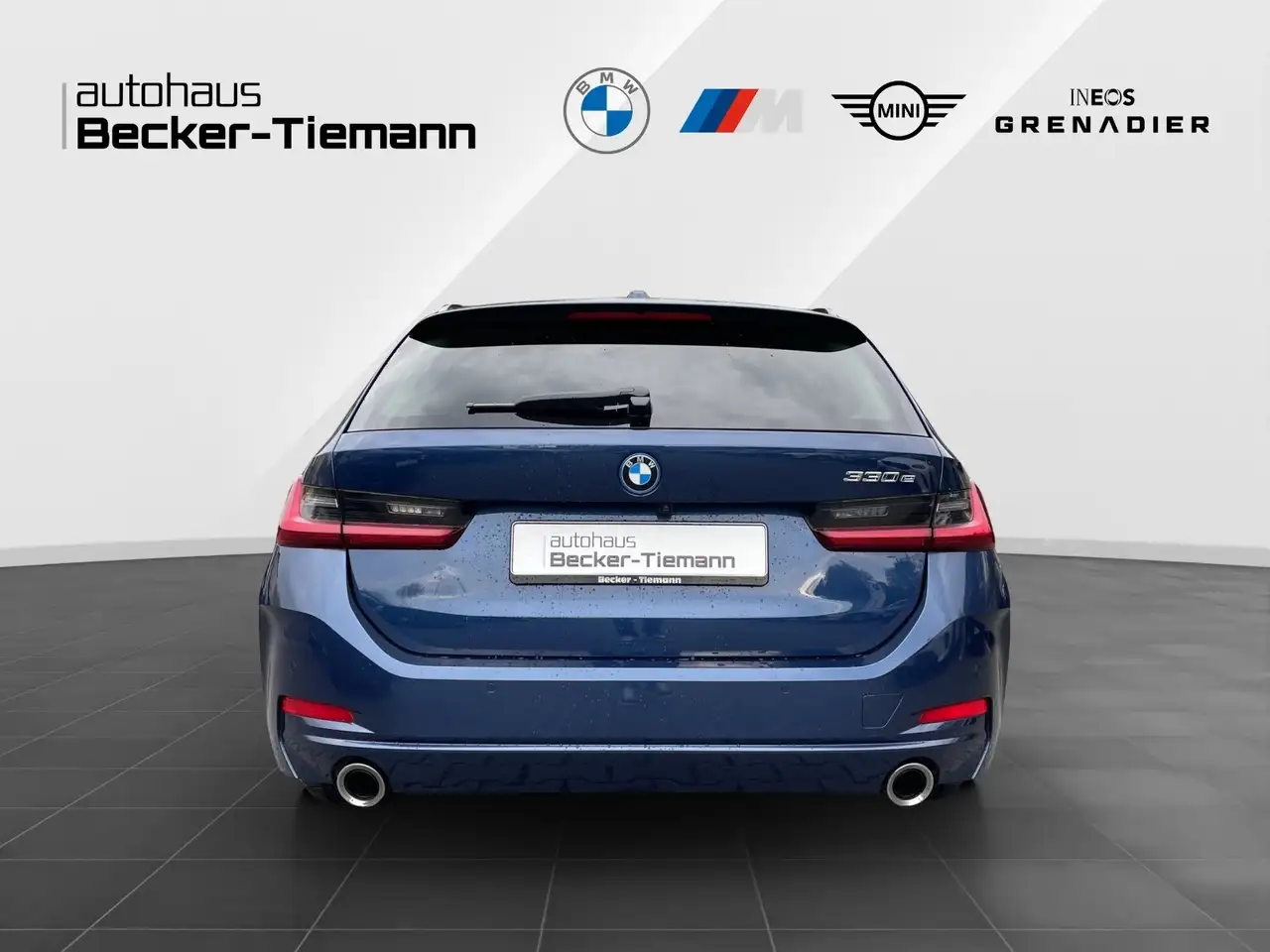 BMW 330 e Touring ParkAss+/ DrivAss Prof./ HUD/ SAG/ Memor 5