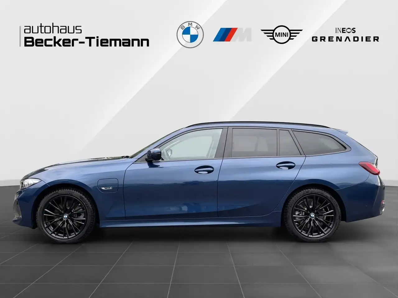 BMW 330 e Touring ParkAss+/ DrivAss Prof./ HUD/ SAG/ Memor 3