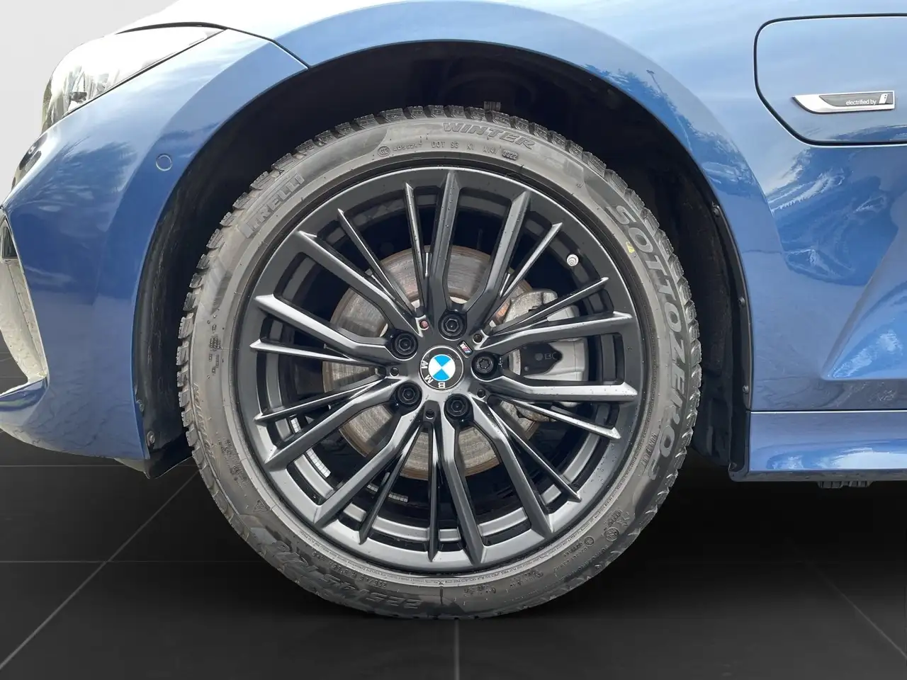 BMW 330 e Touring ParkAss+/ DrivAss Prof./ HUD/ SAG/ Memor 8