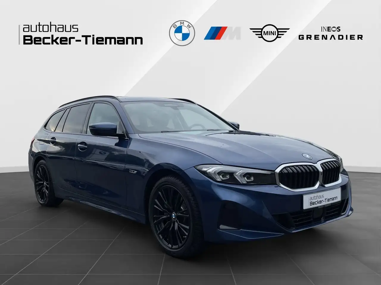 BMW 330 e Touring ParkAss+/ DrivAss Prof./ HUD/ SAG/ Memor 7