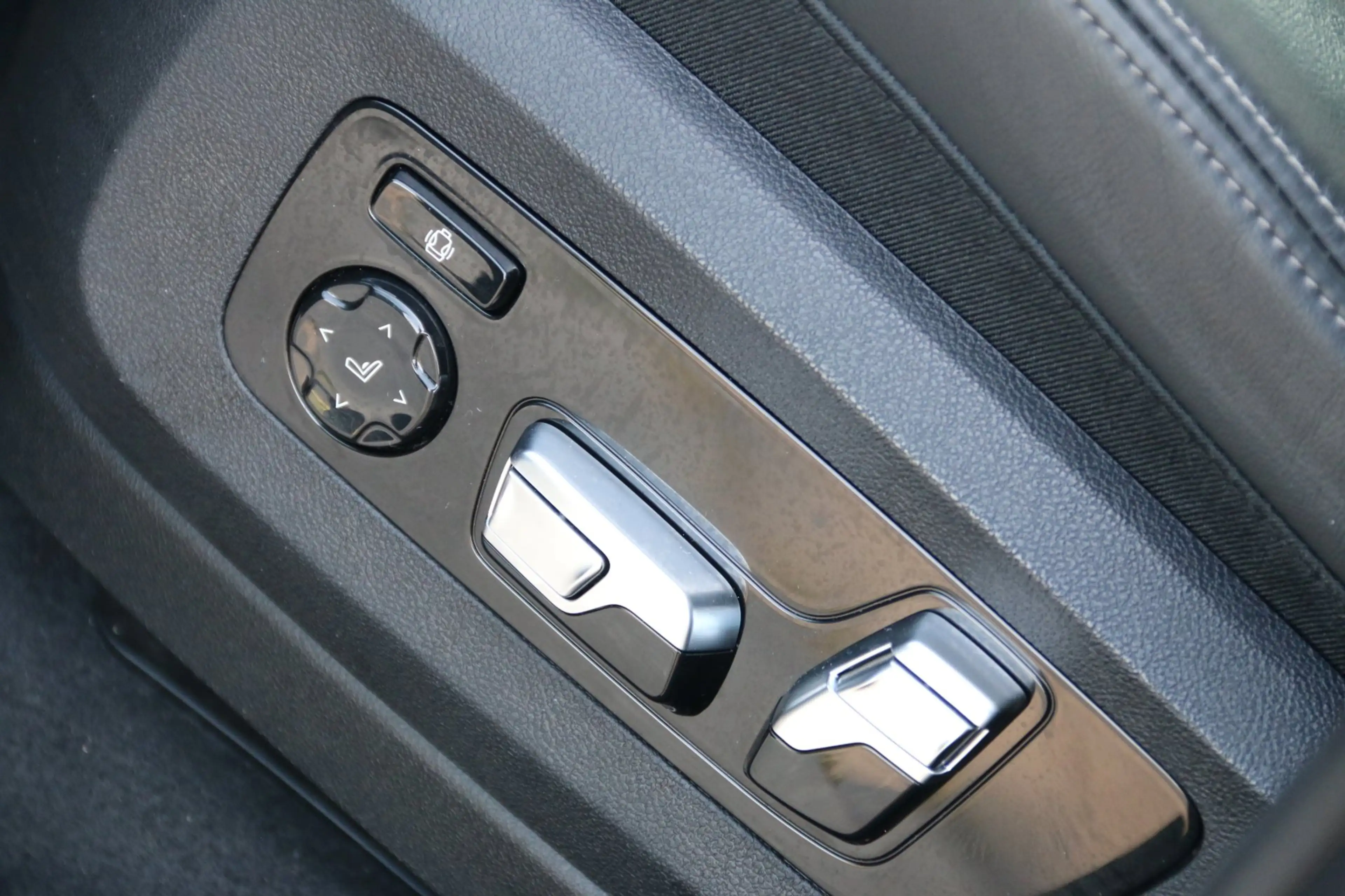 BMW X5 XDrive40i High Executive 7p. DEALER OND. PANO-DAK! — photo 17