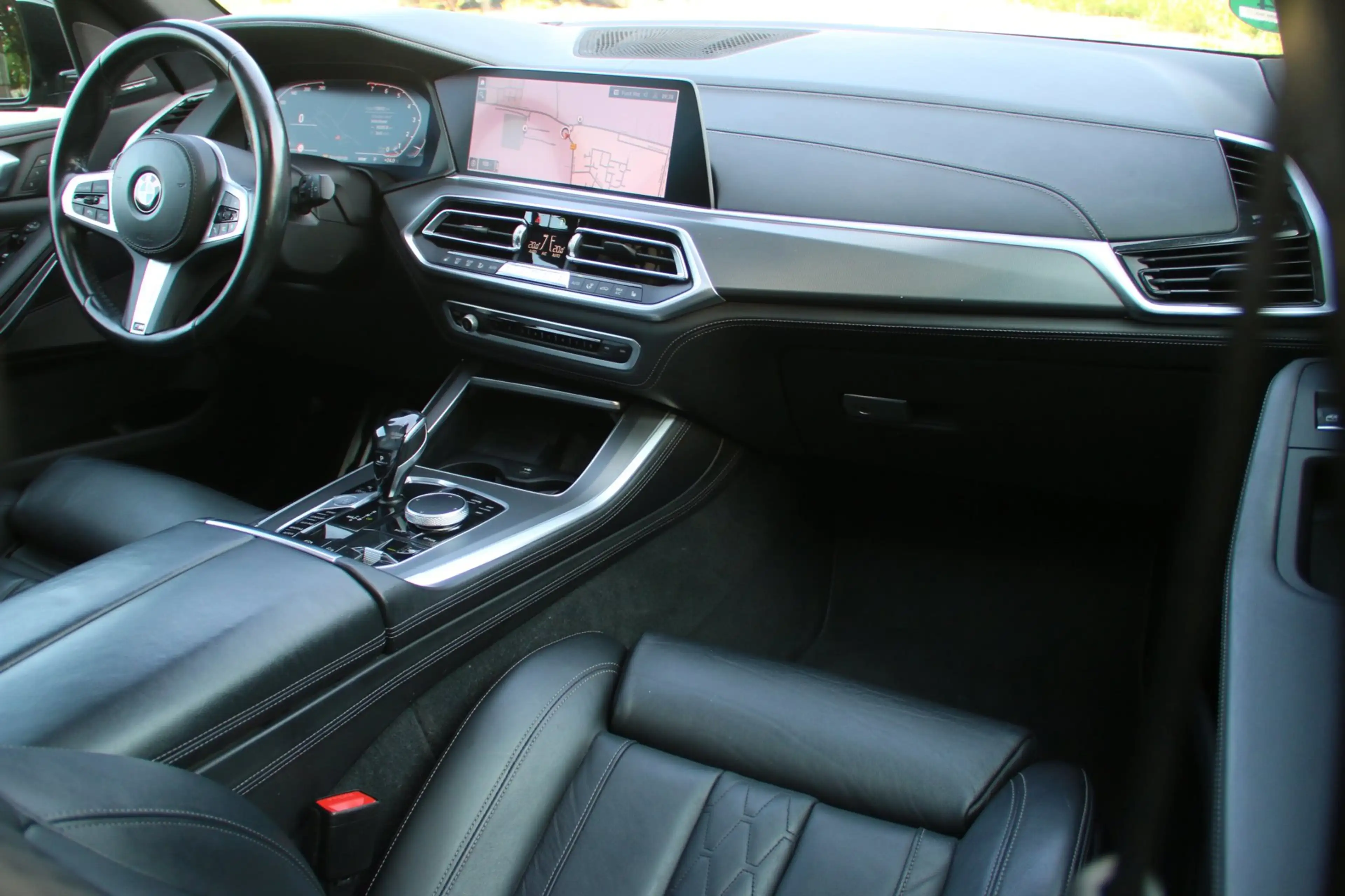 BMW X5 XDrive40i High Executive 7p. DEALER OND. PANO-DAK! — photo 14