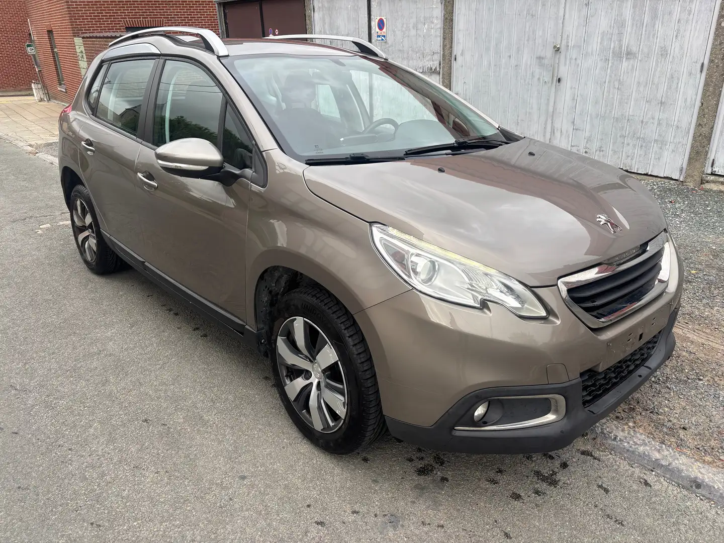 Peugeot 2008 2008 1.6 e-HDi/AIRCO/GPS/AVEC CT/GEKEURD Grijs - 2