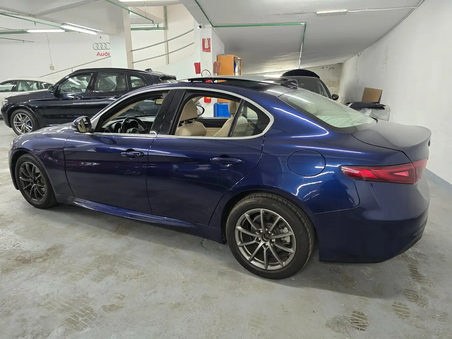 Alfa Romeo Giulia Giulia  2.2 t Business Sport  Edition 180cv auto Blu/Azzurro - 2