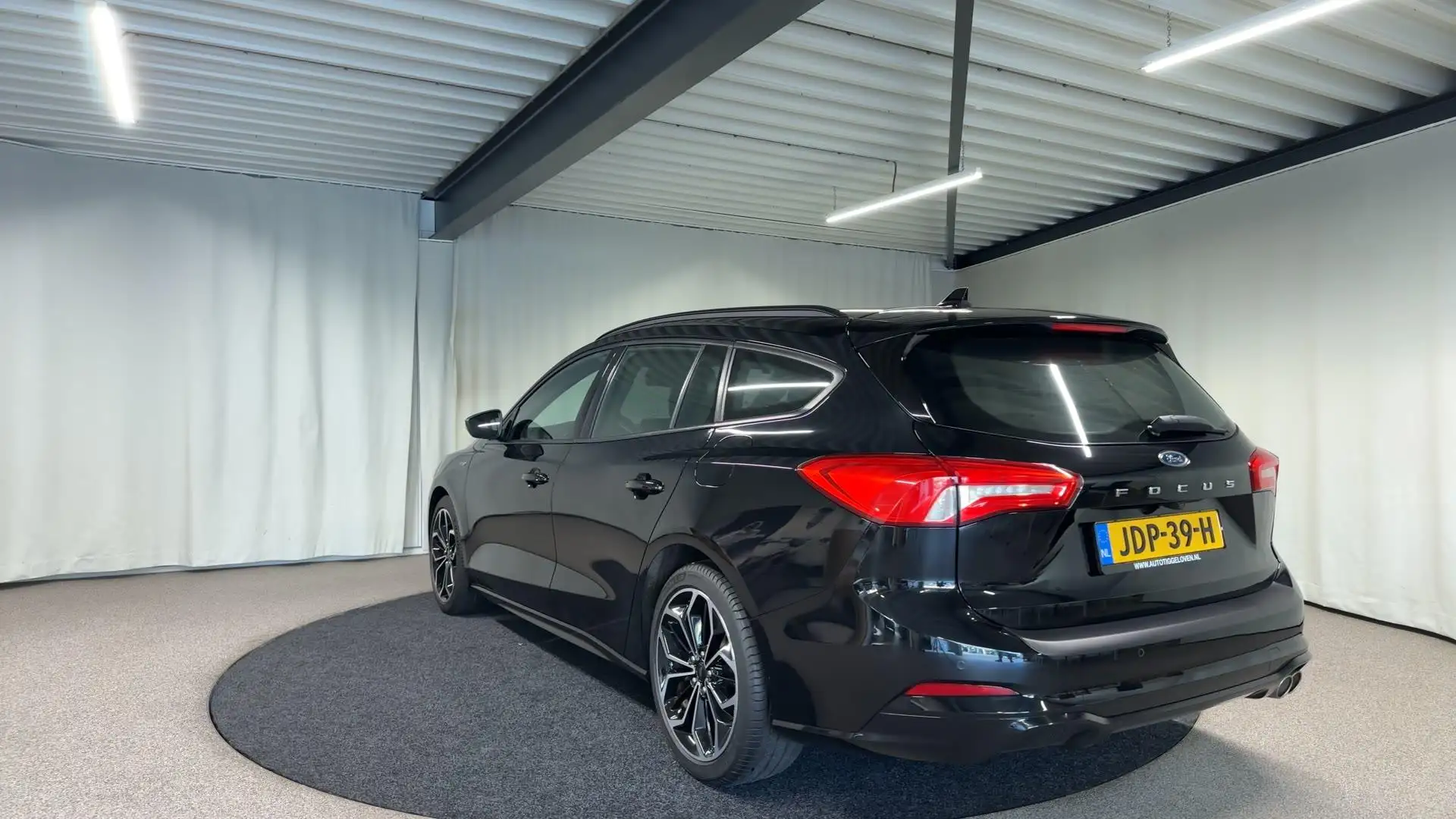 Ford Focus Wagon 1.5 EcoBoost ST Line Business Automaat | 182 Noir - 2