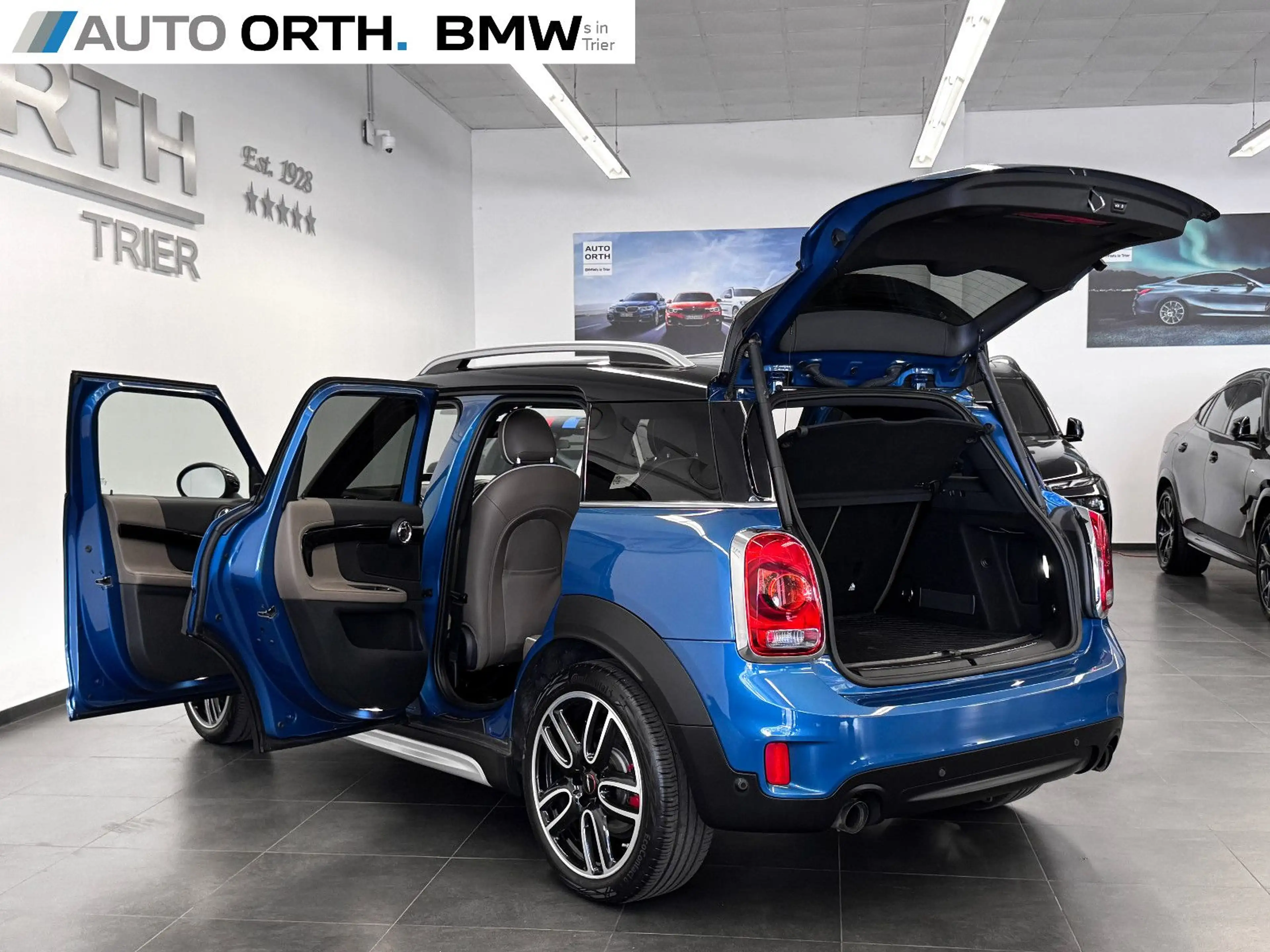 MINI John Cooper Works Countryman LEDER PANO HUD AHK — photo 10