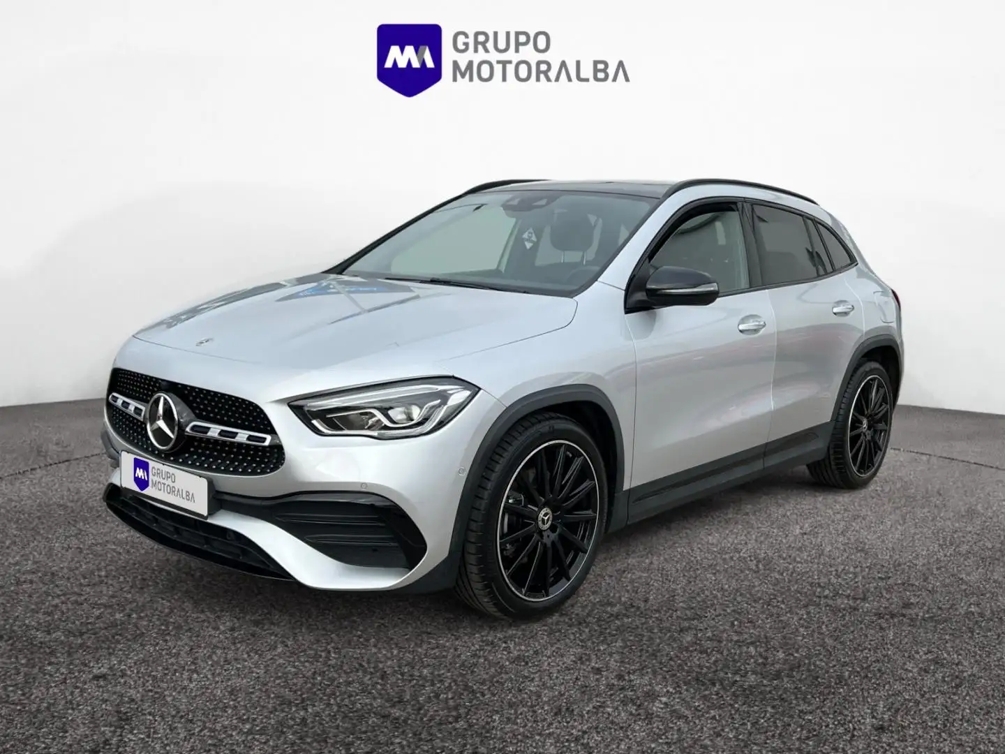 Mercedes-Benz GLA 200 D Plateado - 1