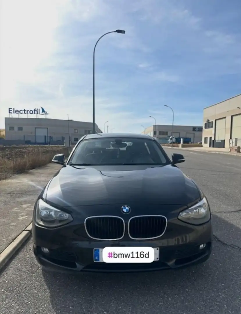 BMW 116 116d Schwarz - 2