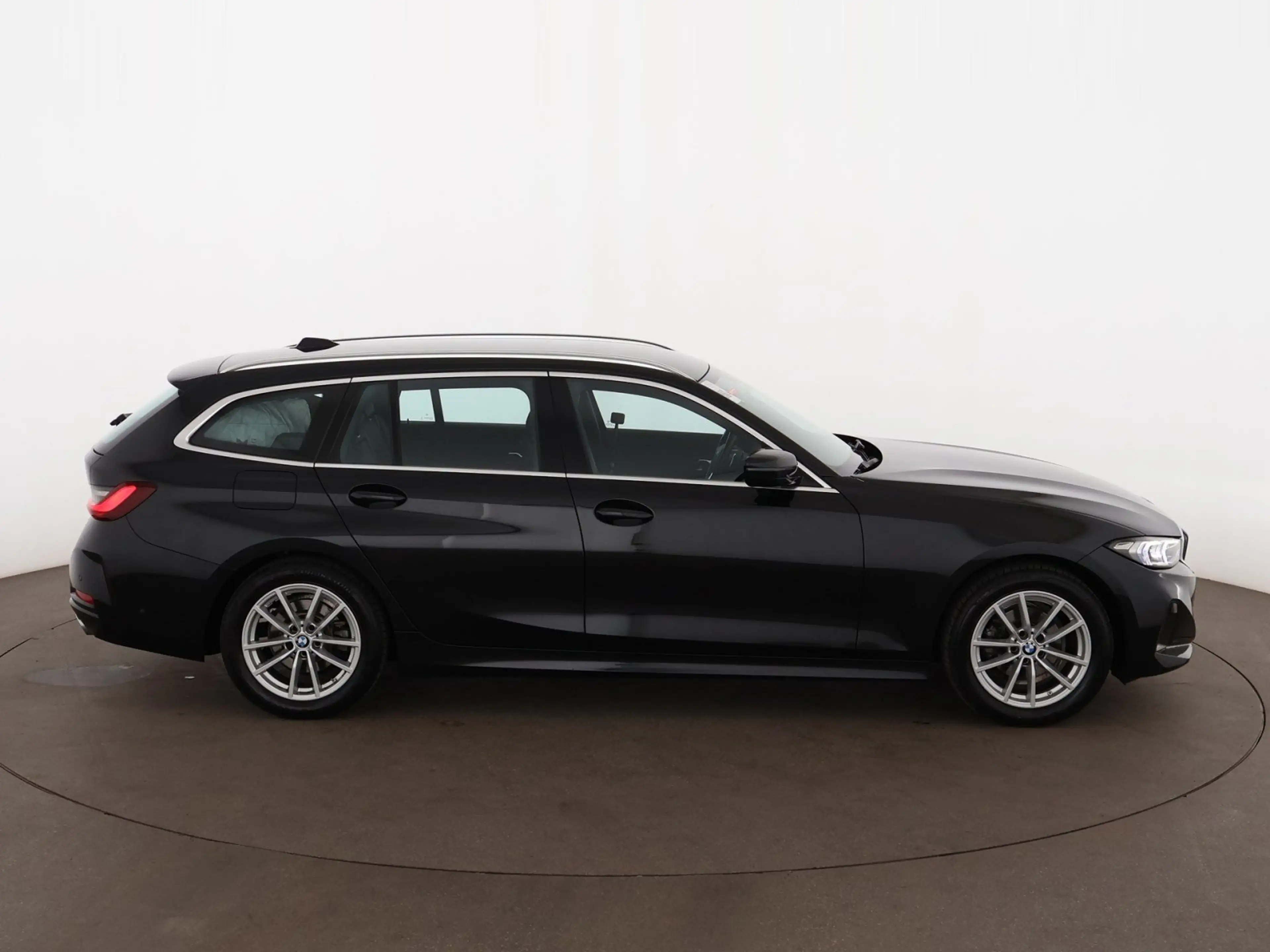 BMW 318 d Touring Aut LED STANDHZG HEAD-UP LEDER NAVI — photo 10