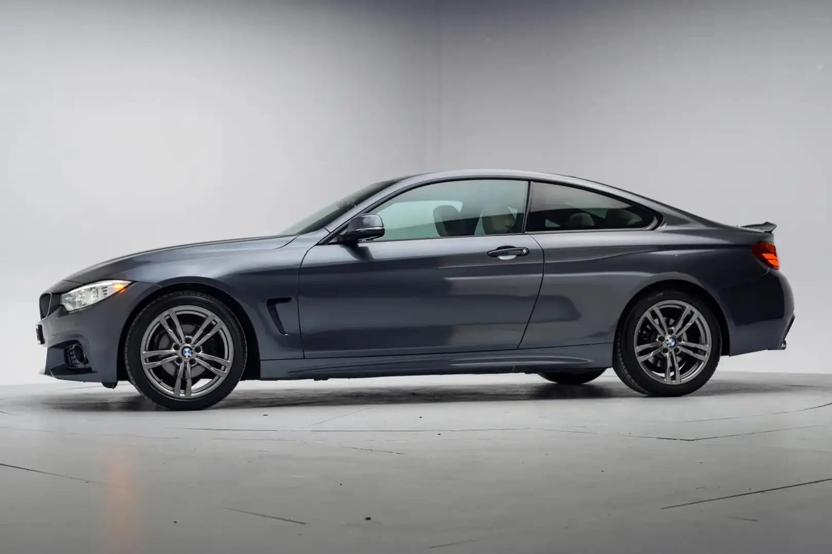 BMW 420 4-serie Coupé 420i High Executive M-pakket [ leder Grijs - 2