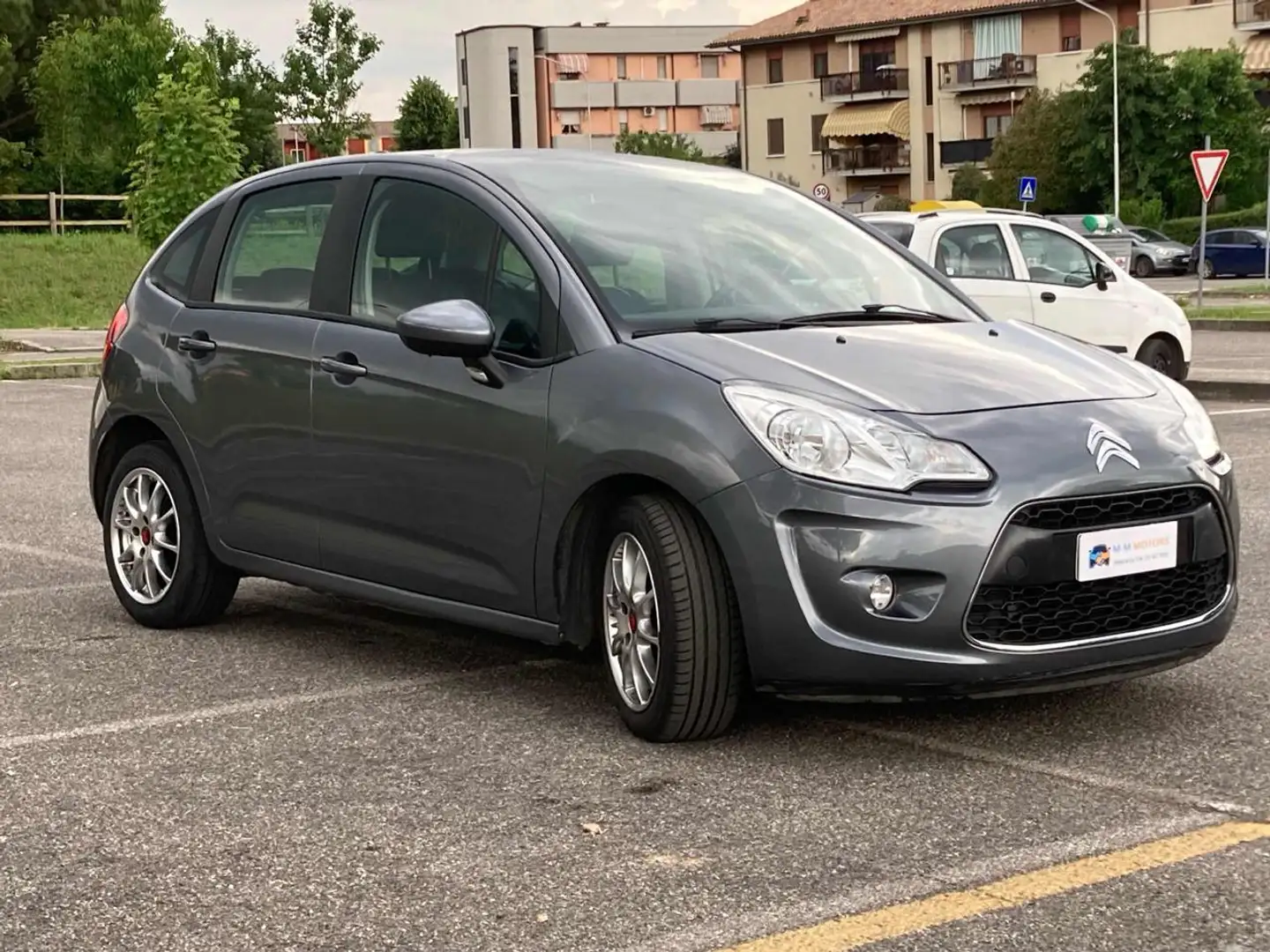 Citroen C3 1.1 Exclusive Grigio - 2