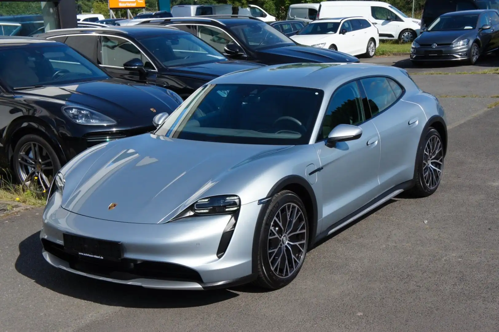 Porsche Taycan 4 Cross Turismo*BOSE*PDLS+*KAM*20Z*NP105t Silber - 1