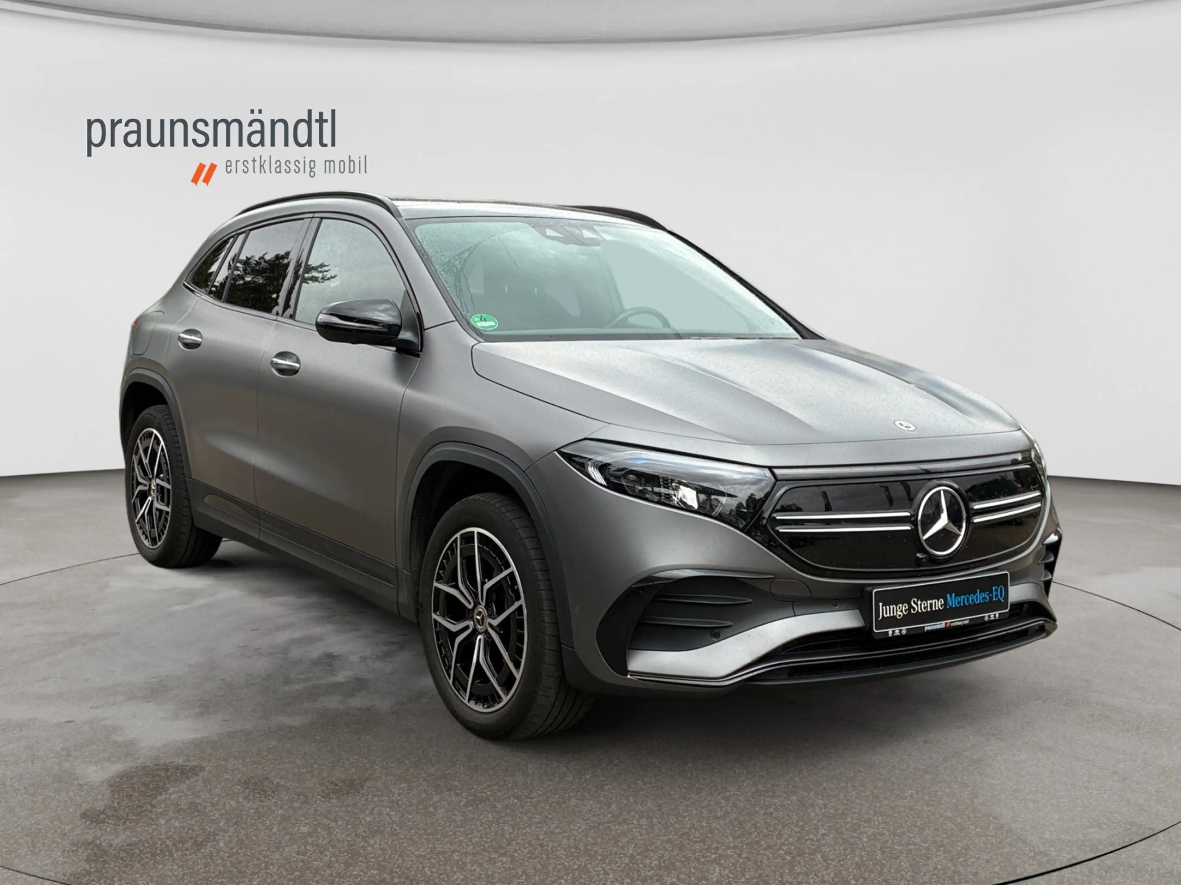 Mercedes-Benz EQA 250 AMG+Pano+AHK+360°+Keyless+Night+el.He+19 — photo 4