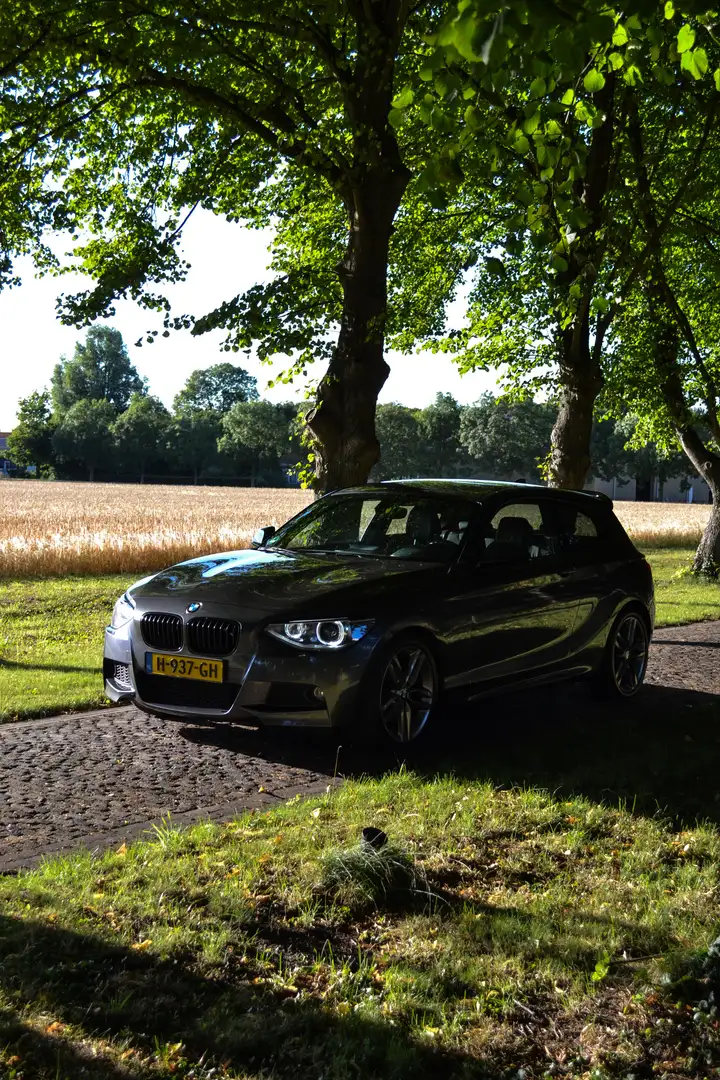 BMW 125i M-SPORT/FULL OPT/14MND APK/NWE KETTING Szary - 1