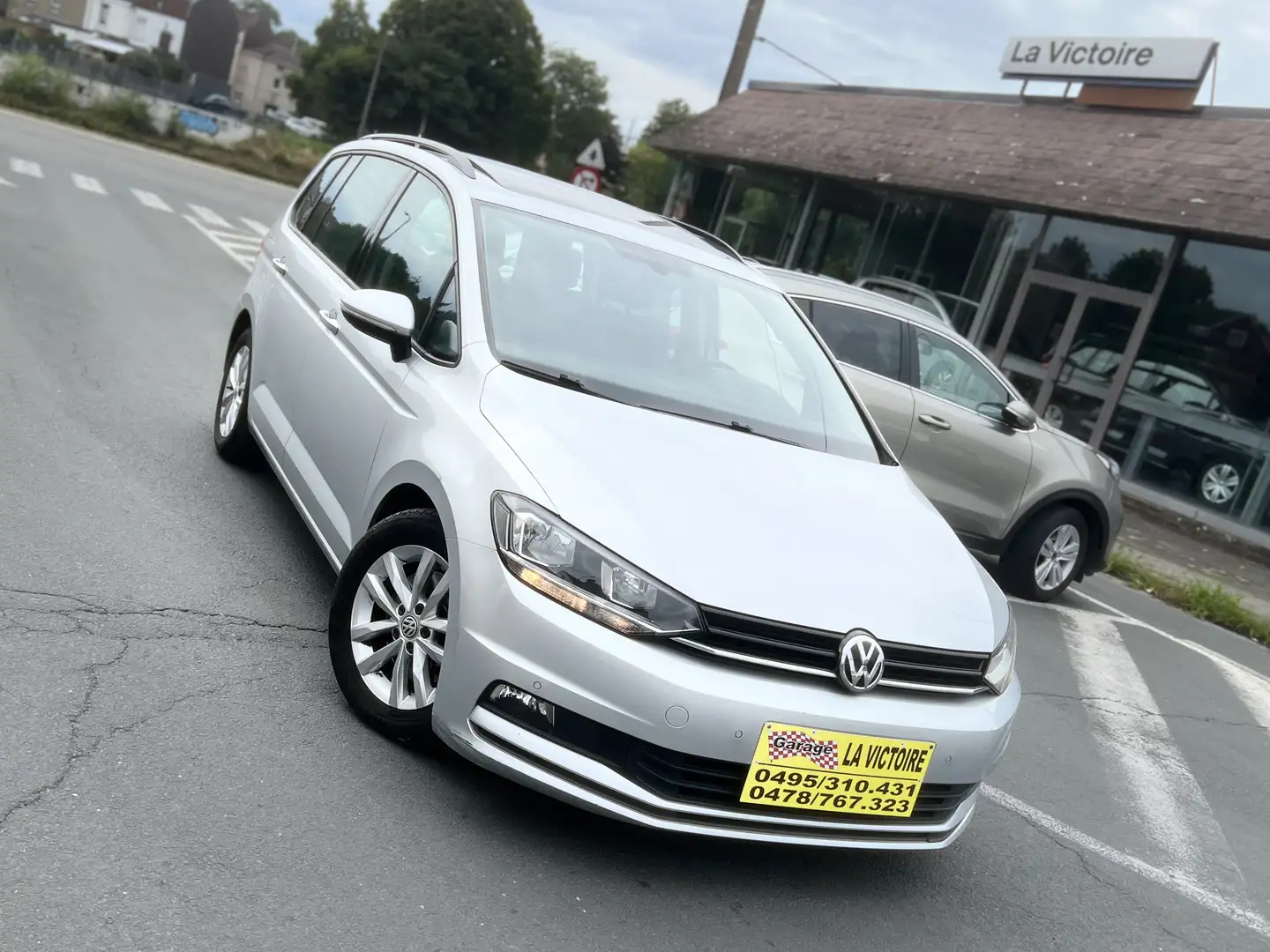 Volkswagen Touran 1.6 TDi 7 PLACES//CLim//GPS//Jantes//Euro 6c Argent - 1