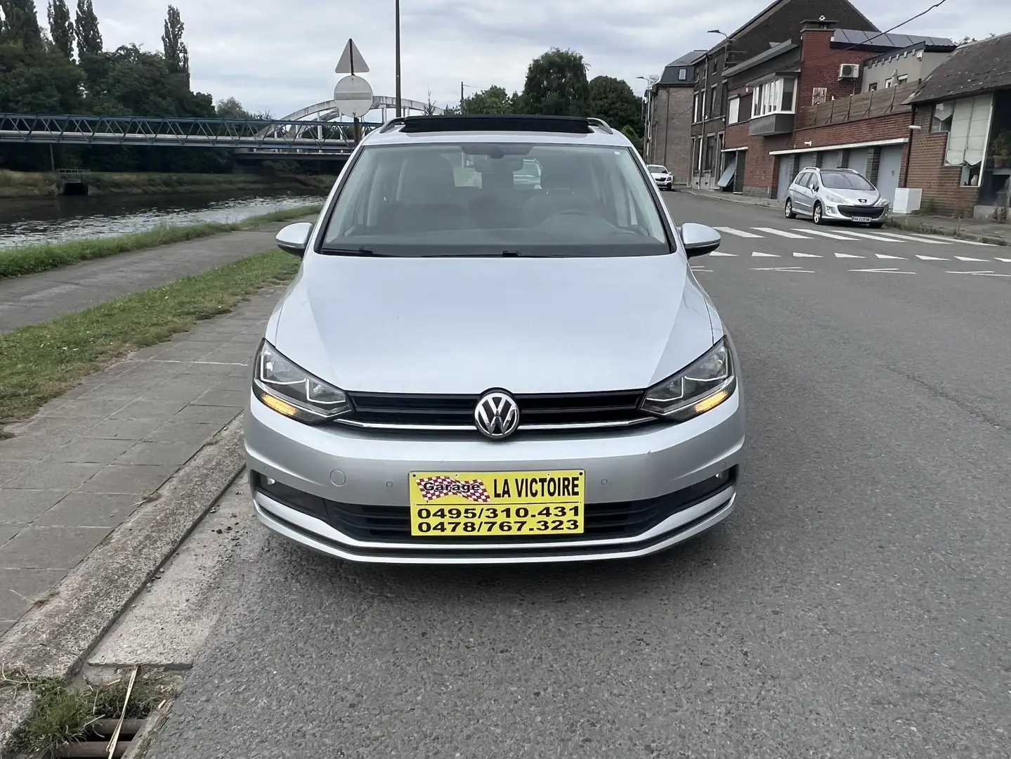 Volkswagen Touran 1.6 TDi 7 PLACES//CLim//GPS//Jantes//Euro 6c Argent - 2