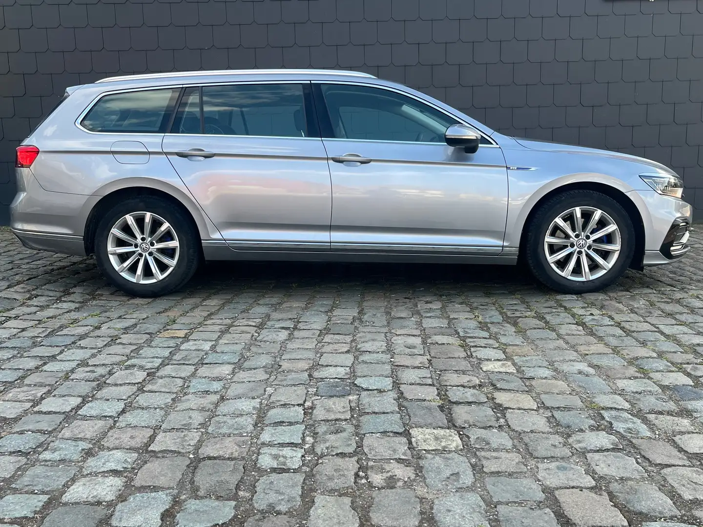 Volkswagen Passat Variant GTE 1.4 eHybrid PHEV DSG (160 kW) 1HND Šedá - 2