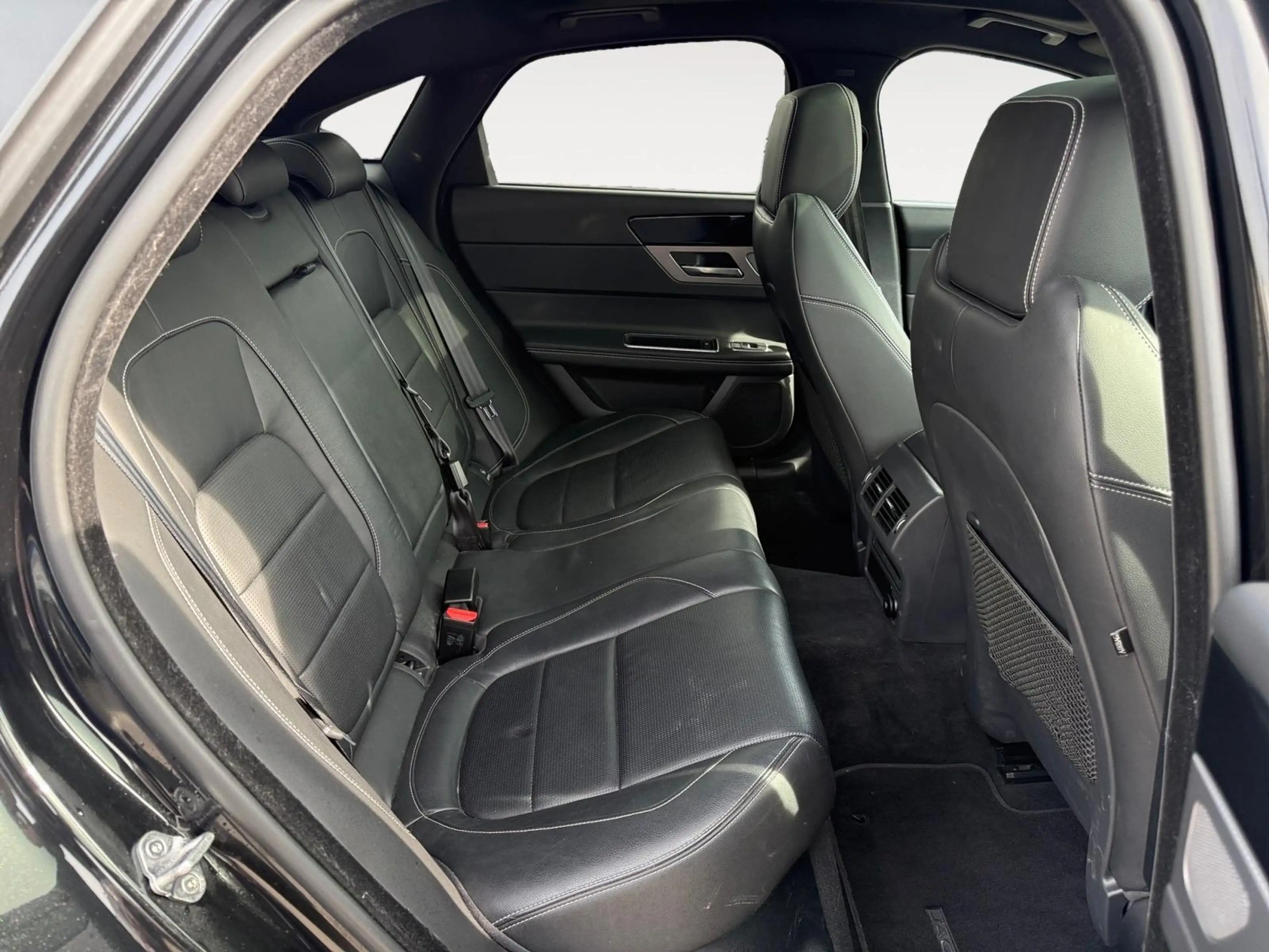 Jaguar XF R-Sport-2.0 163ch D — photo 10