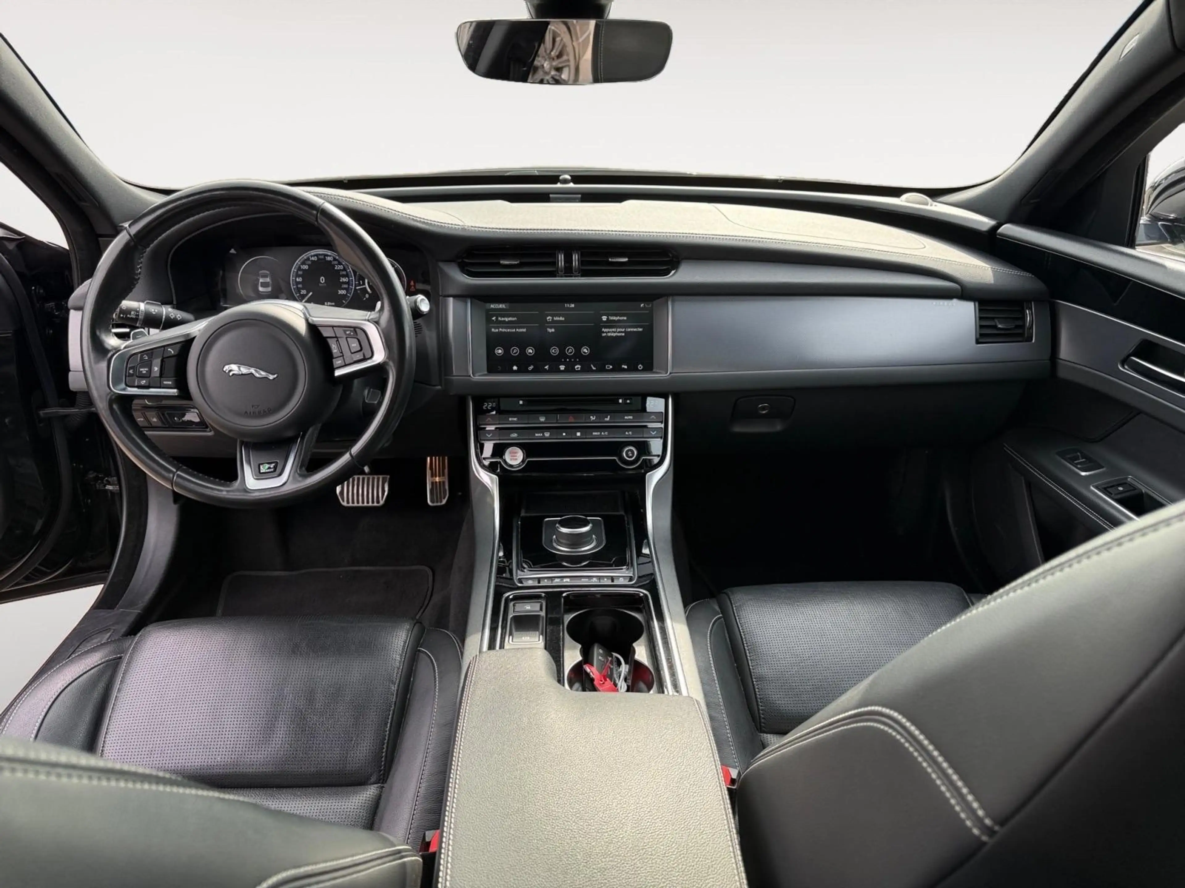 Jaguar XF R-Sport-2.0 163ch D — photo 11