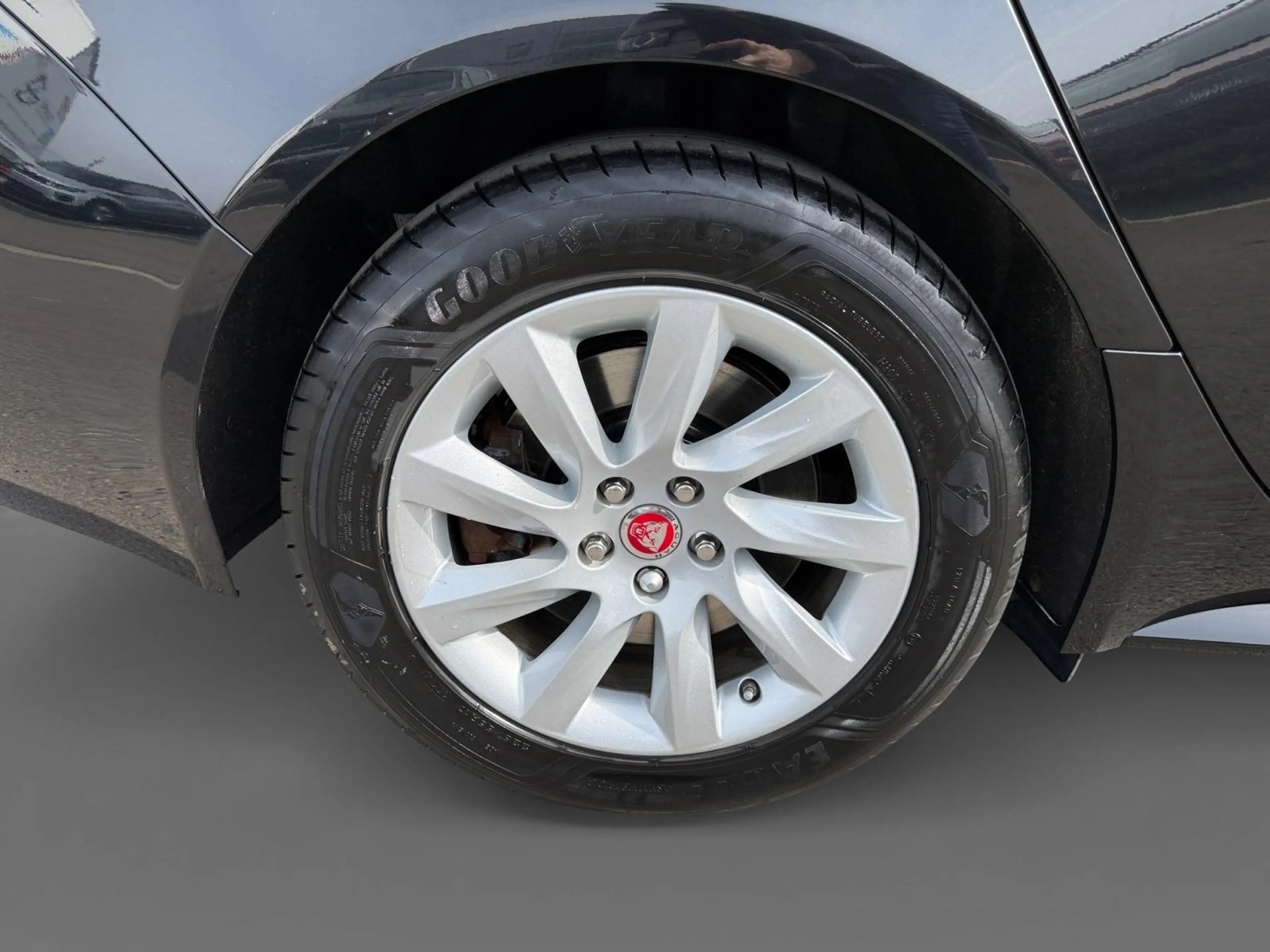 Jaguar XF R-Sport-2.0 163ch D — photo 8
