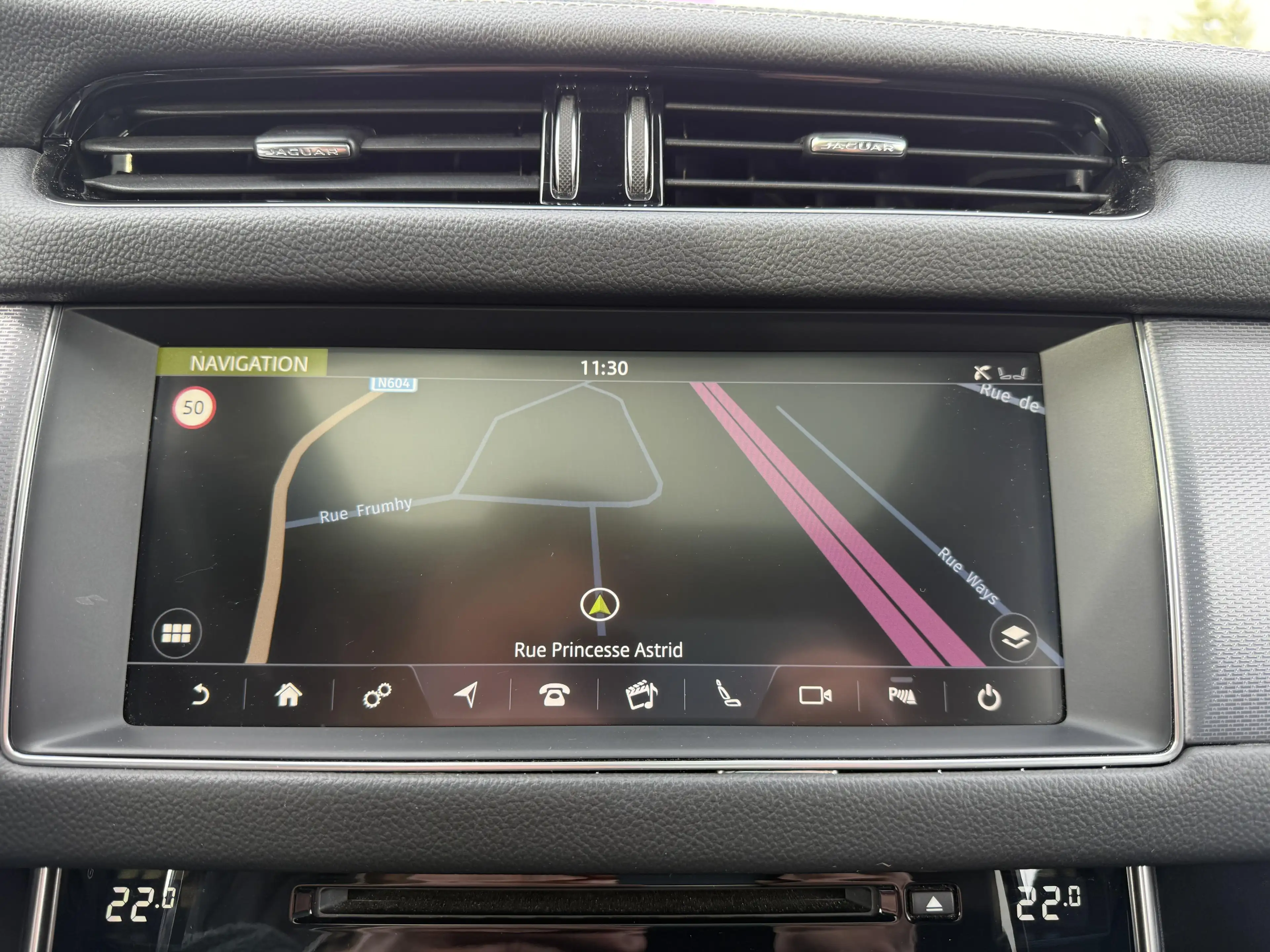 Jaguar XF R-Sport-2.0 163ch D — photo 15