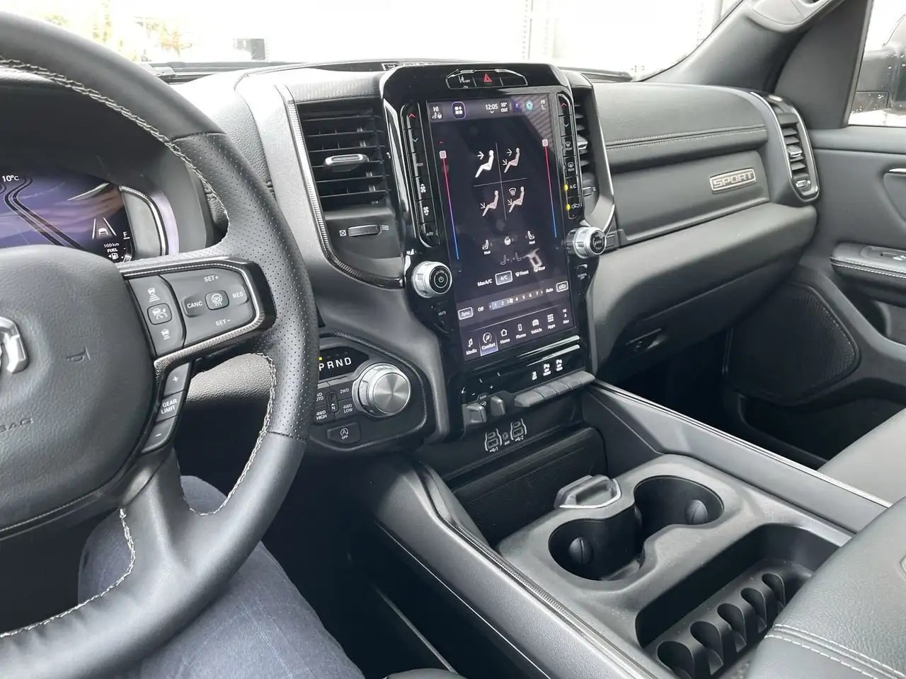 RAM 1500 снимка RAM 1500