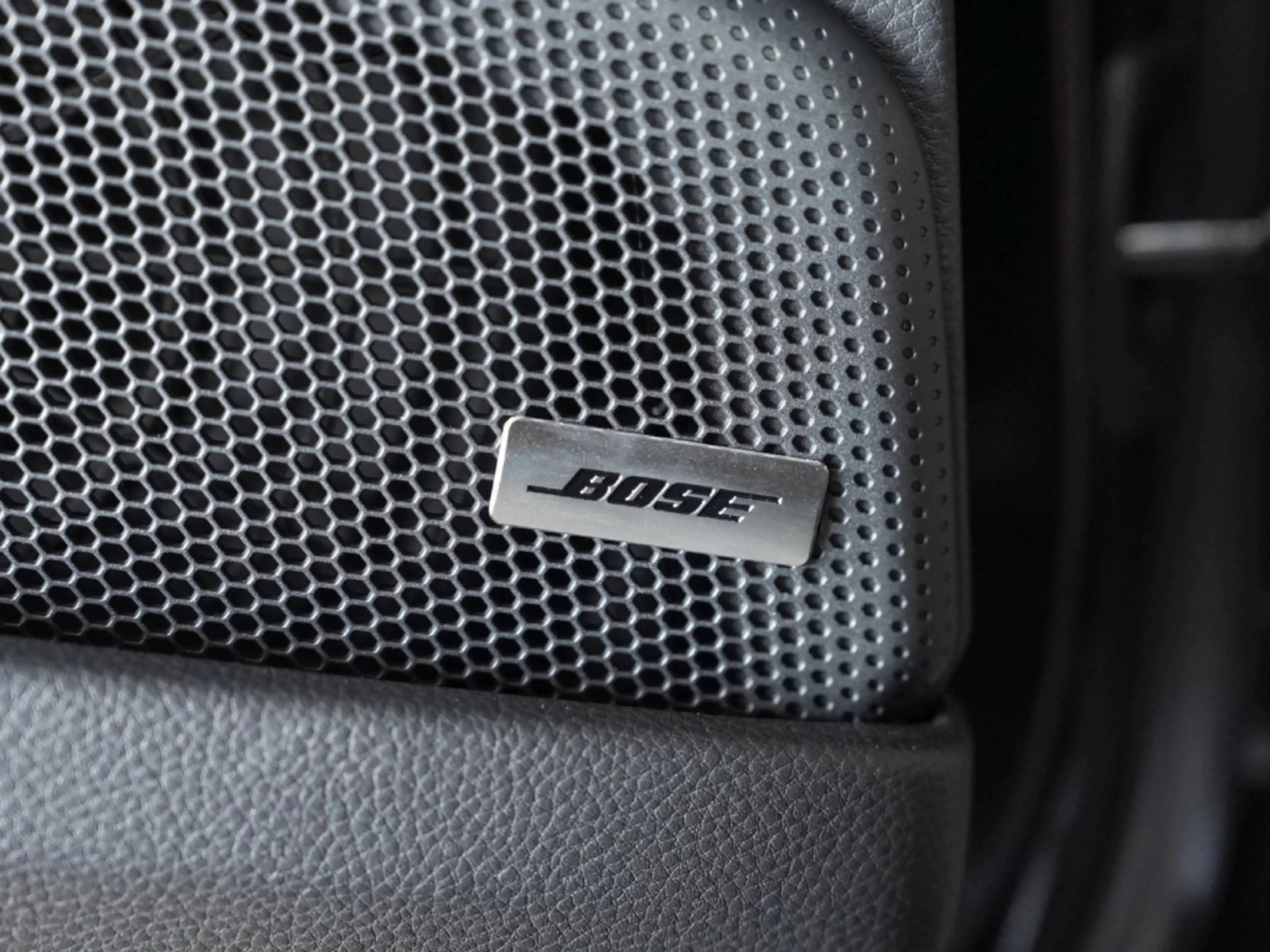 Porsche Panamera 4 — photo 14