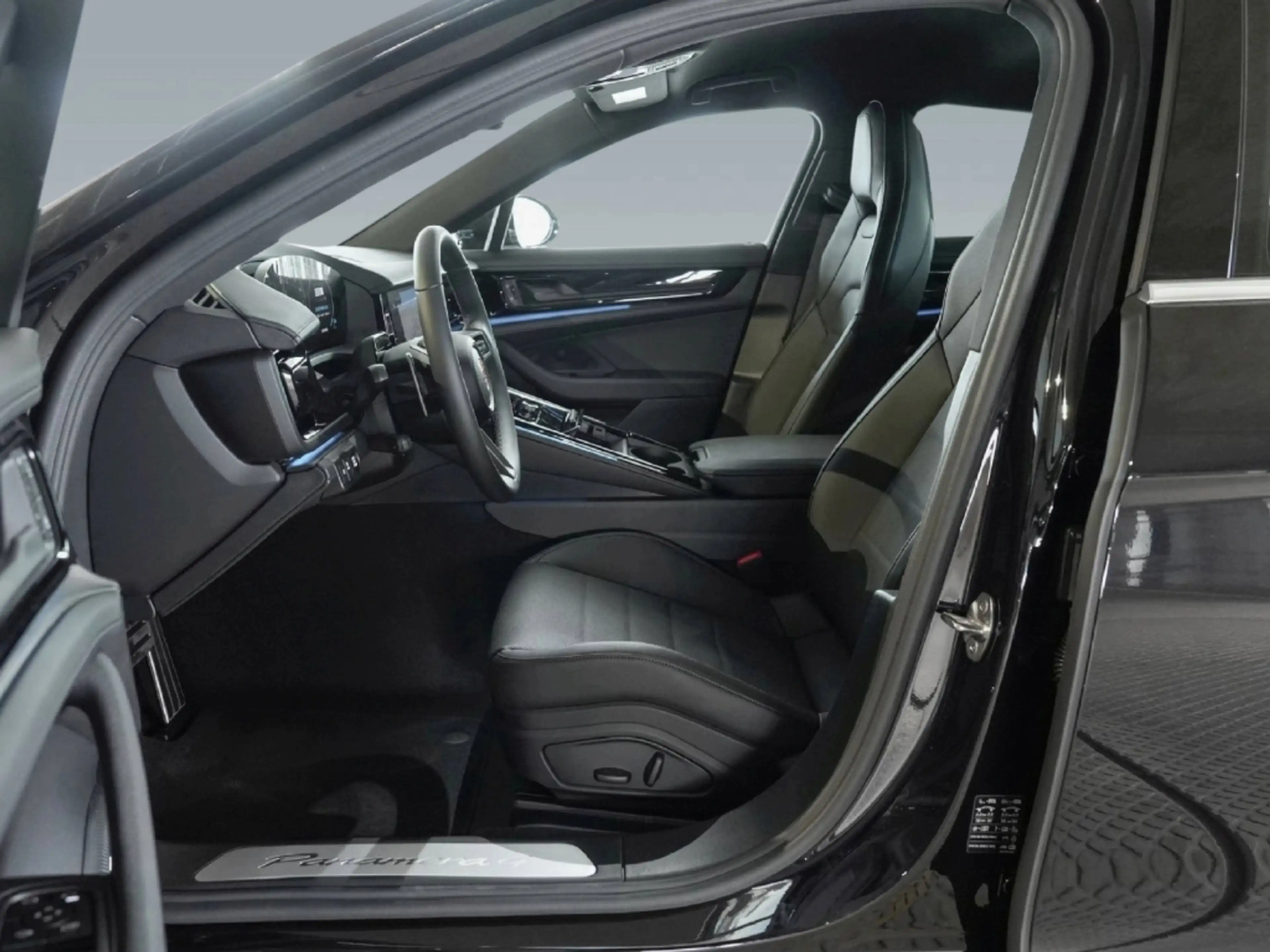 Porsche Panamera 4 — photo 6