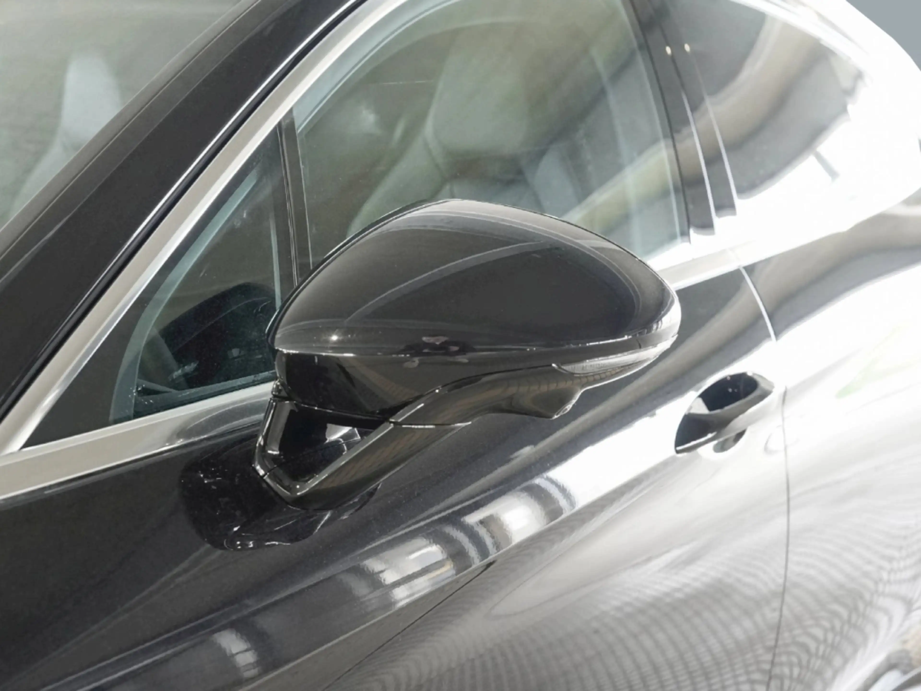 Porsche Panamera 4 — photo 13