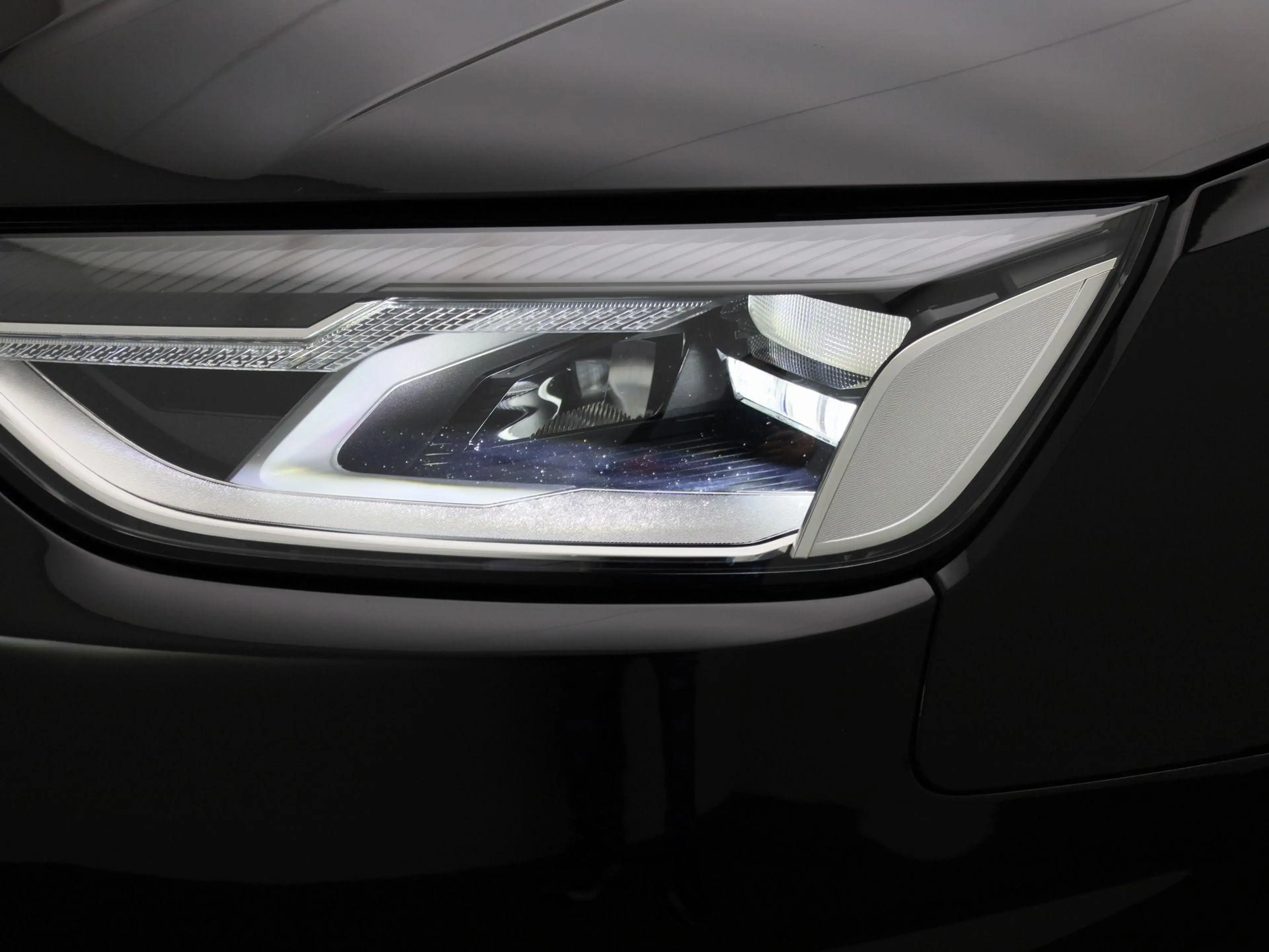 Audi A4 Limousine 35 TFSI Pro Line — photo 14