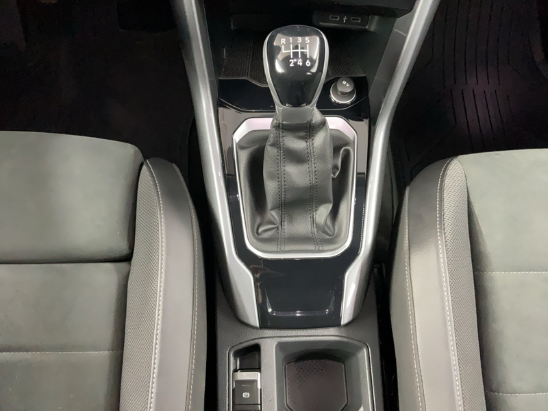 Volkswagen T-Roc Style 1.5 TSI ACC Kam. LED Massage Navi PDC SHZ — photo 13