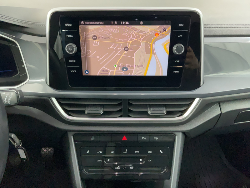 Volkswagen T-Roc Style 1.5 TSI ACC Kam. LED Massage Navi PDC SHZ — photo 11