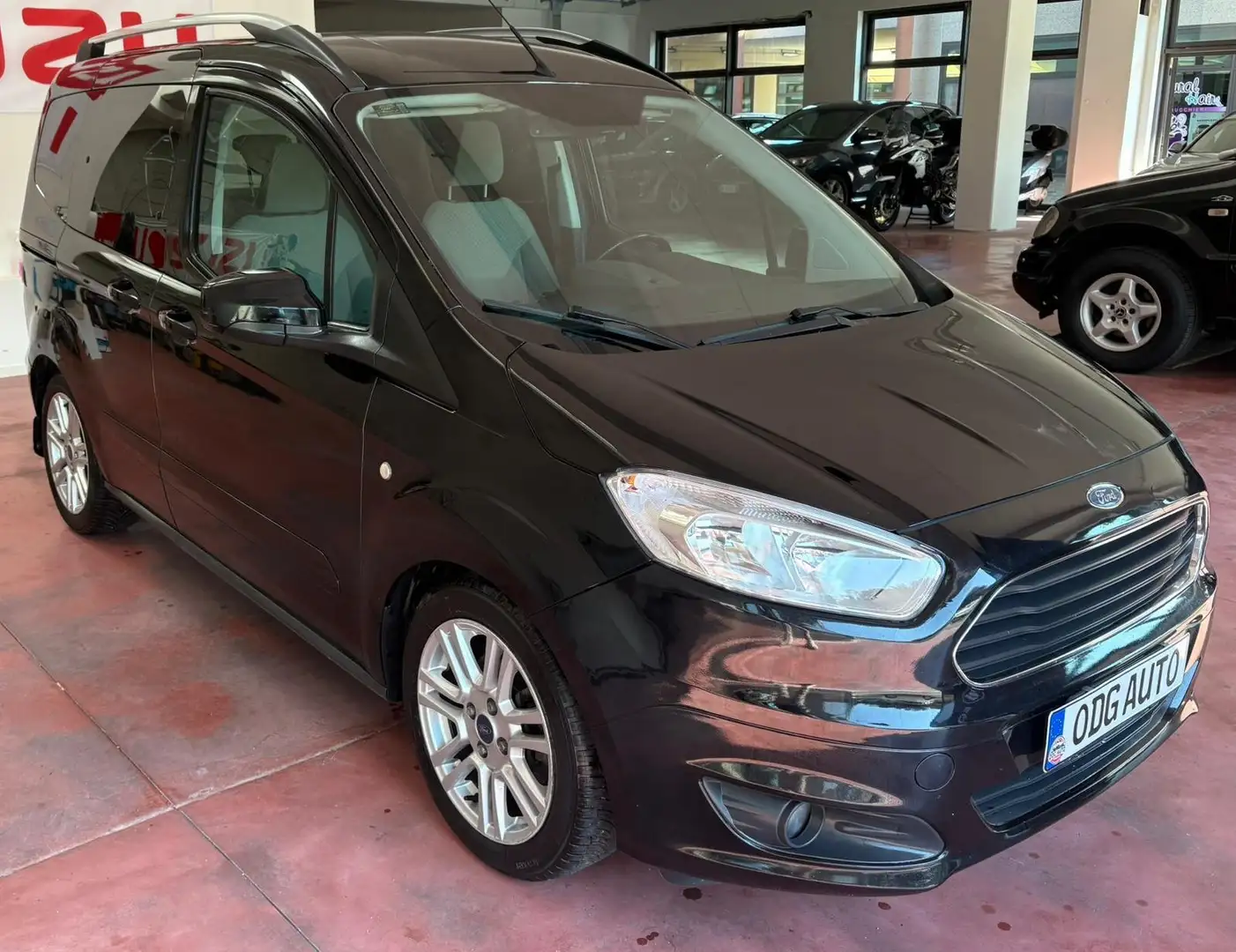 Ford Tourneo Connect Nero - 2