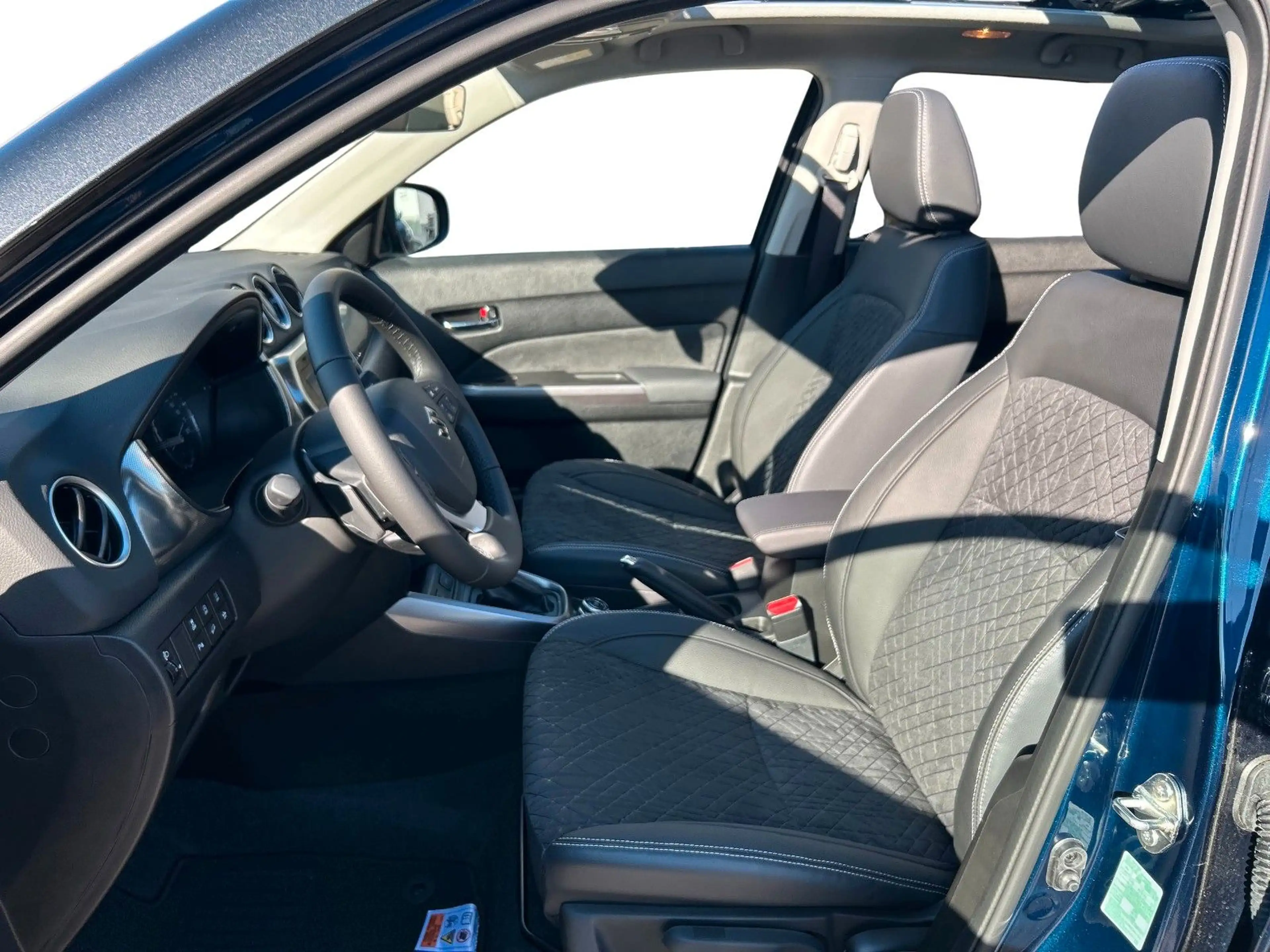 Suzuki Vitara 1.4 BOOSTERJET Hybrid Comfort+ AT Allgrip — photo 9