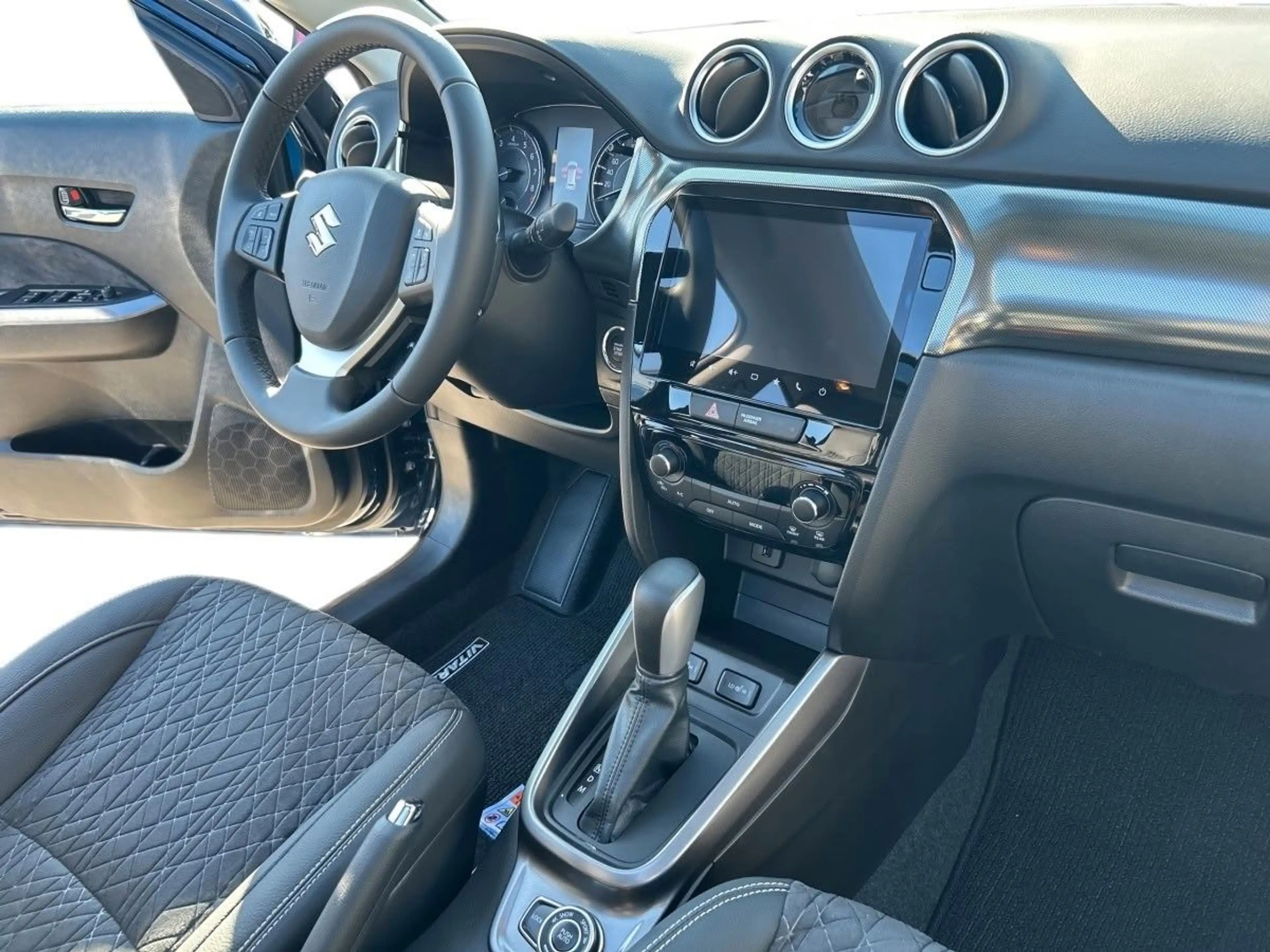 Suzuki Vitara 1.4 BOOSTERJET Hybrid Comfort+ AT Allgrip — photo 12