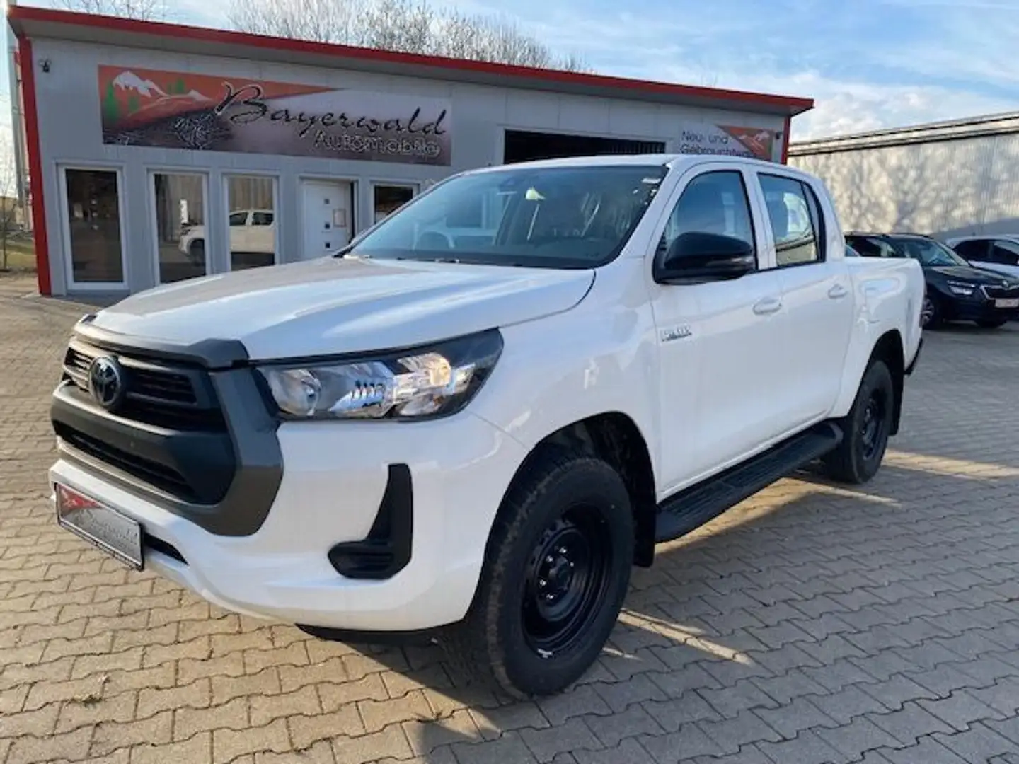 Toyota Hilux 2,8 Double Cab 4X4 APPLECAR SHZ ACC sofort Weiß - 1