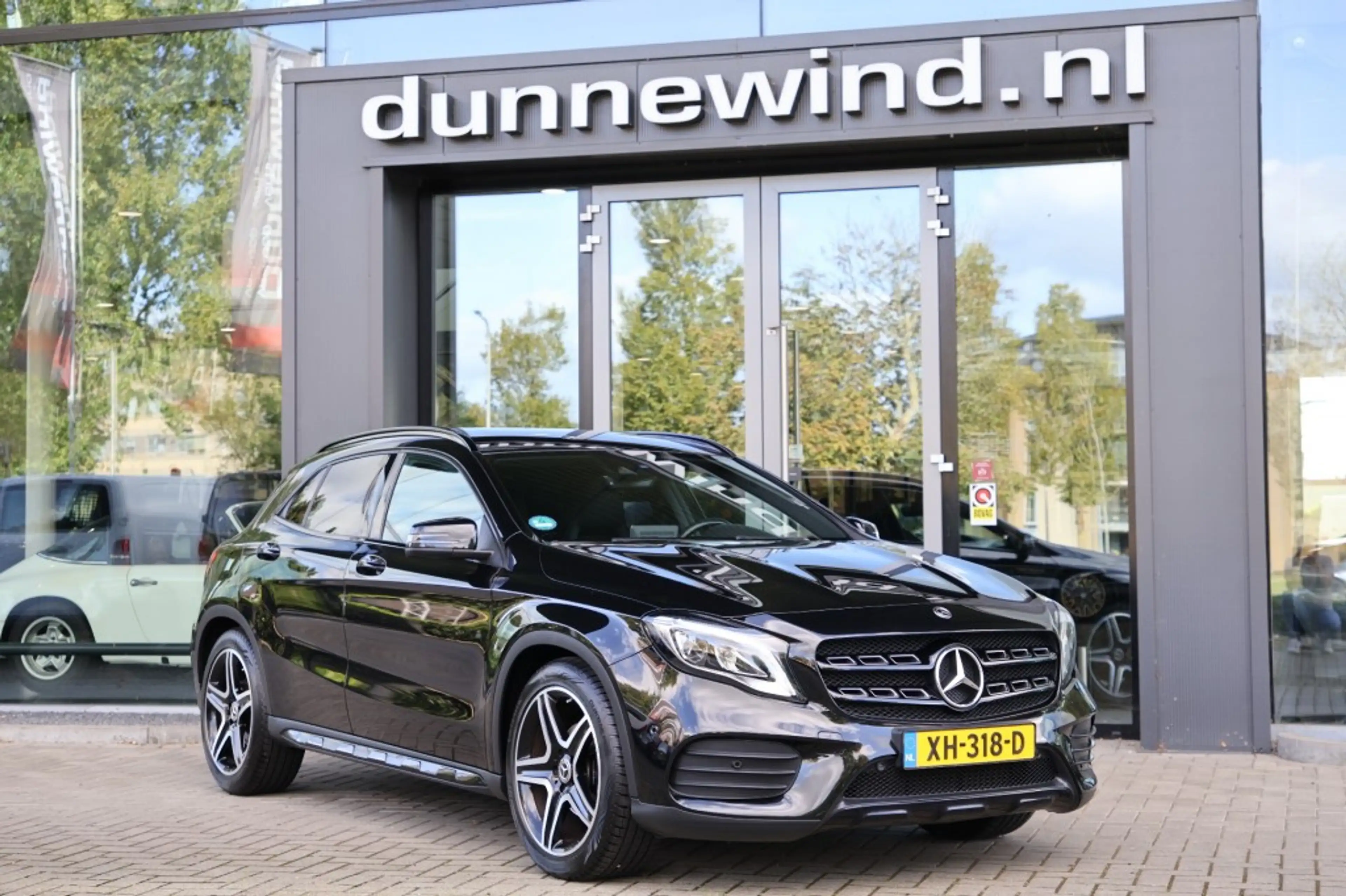 Mercedes-Benz GLA 180 180 AMG *LED*CARPLAY*TREKHAAK*CLIMA*NIGHTPAKKET*KE — photo 2