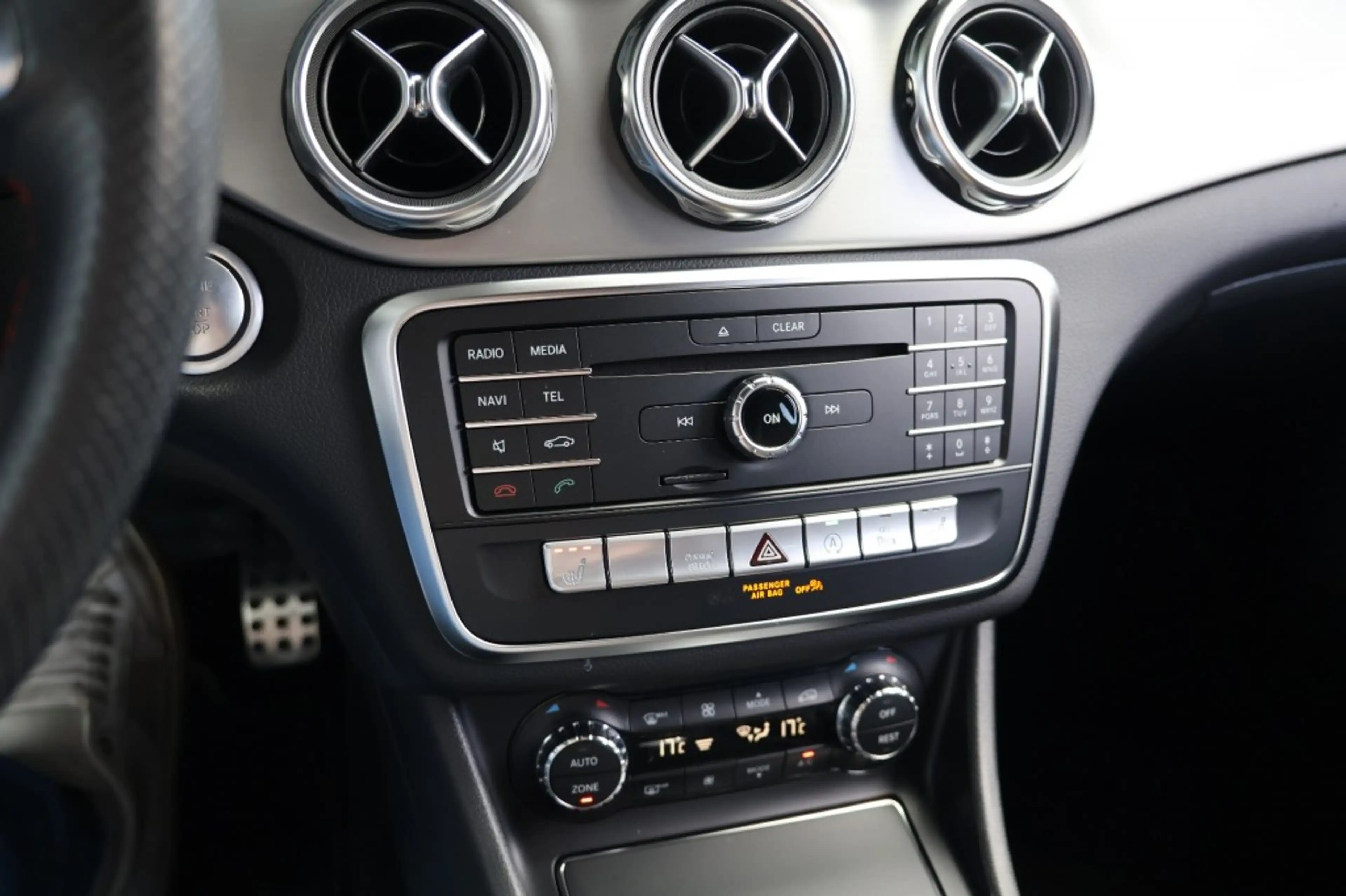 Mercedes-Benz GLA 180 180 AMG *LED*CARPLAY*TREKHAAK*CLIMA*NIGHTPAKKET*KE — photo 20